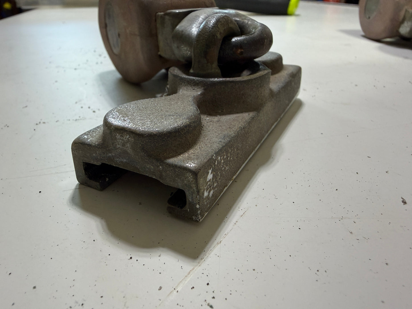 South Coast 1 1/4" Track Car With Block - 1/2" Line