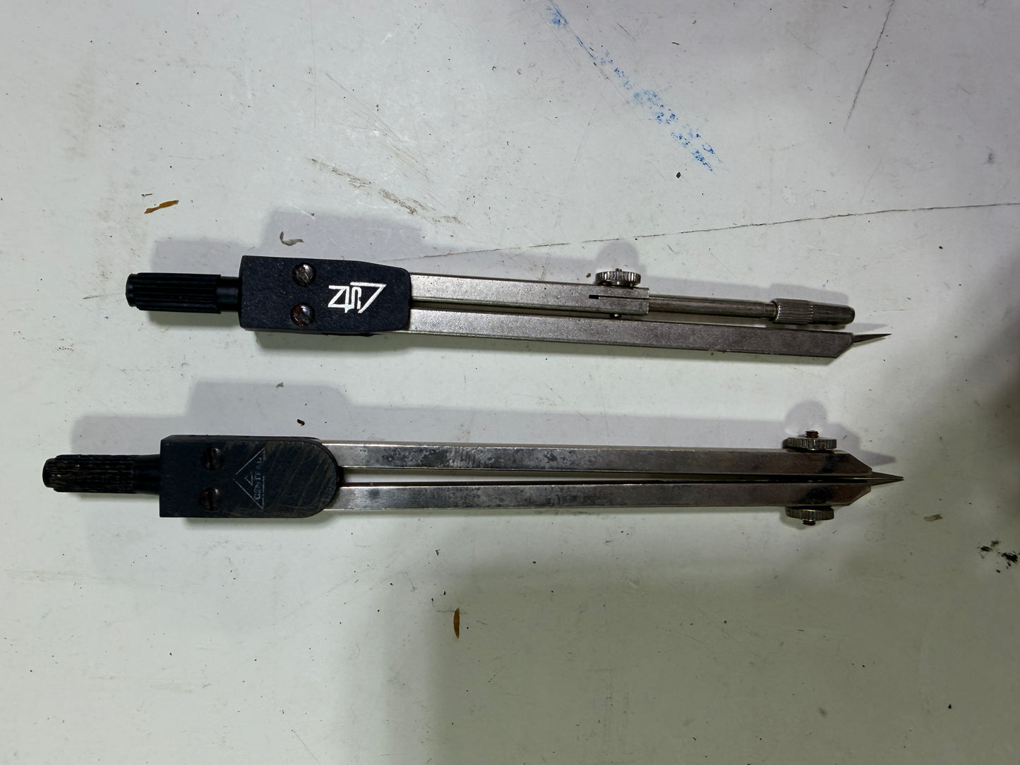 Set of 2 Dividers