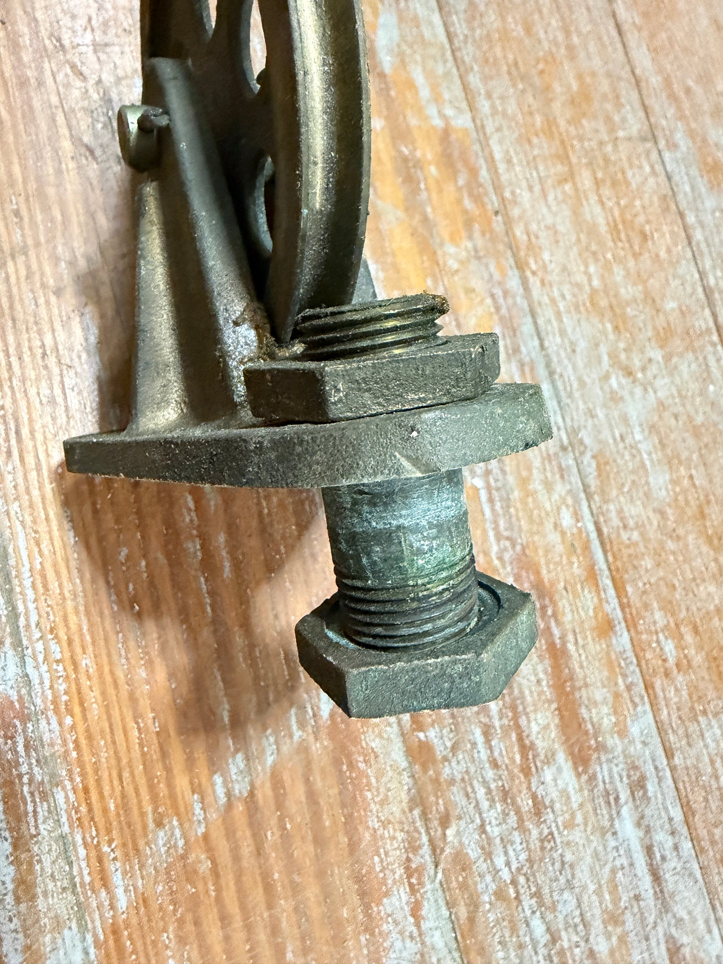 Single 4" Bronze Pedestal Pulley
