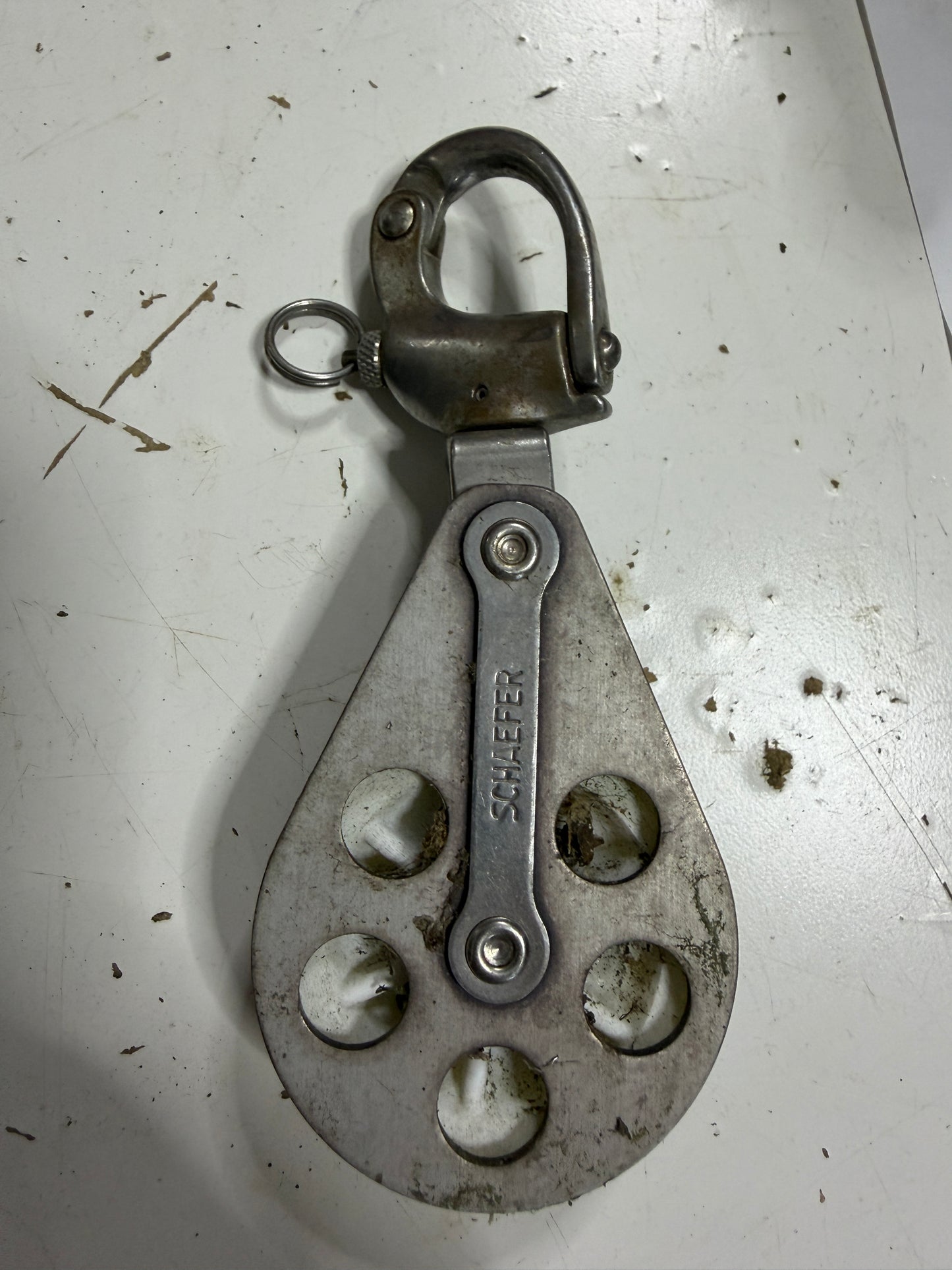 Schaefer 2" Single Swivel Block With Shackle - 3/8" Line