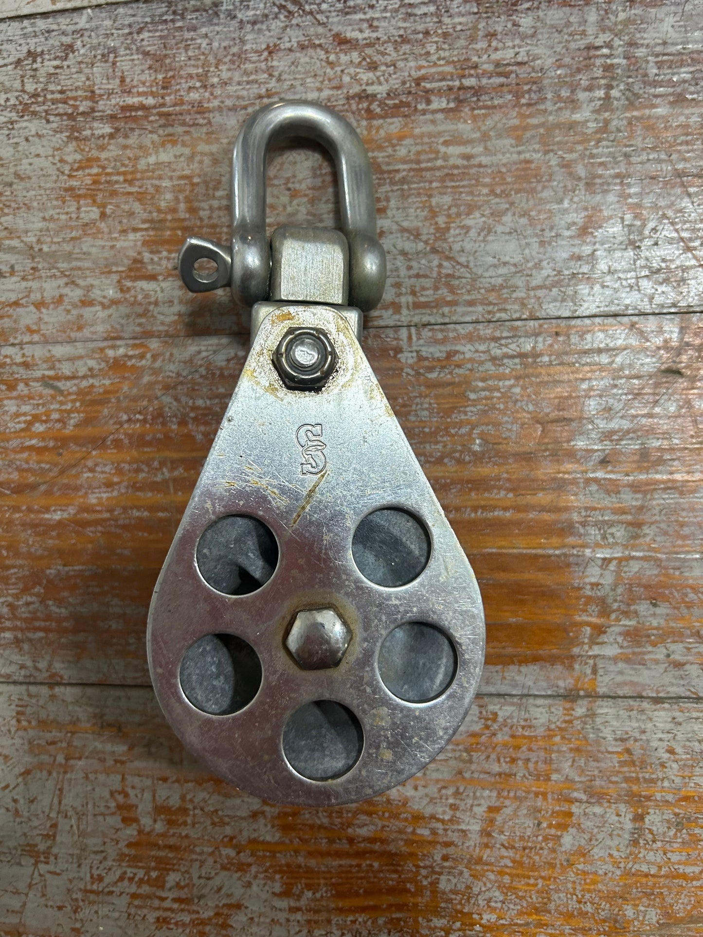 Schaefer Stainless Steel Sheave 2 1/2" Single Sheave Swivel Block - 9/16" Line