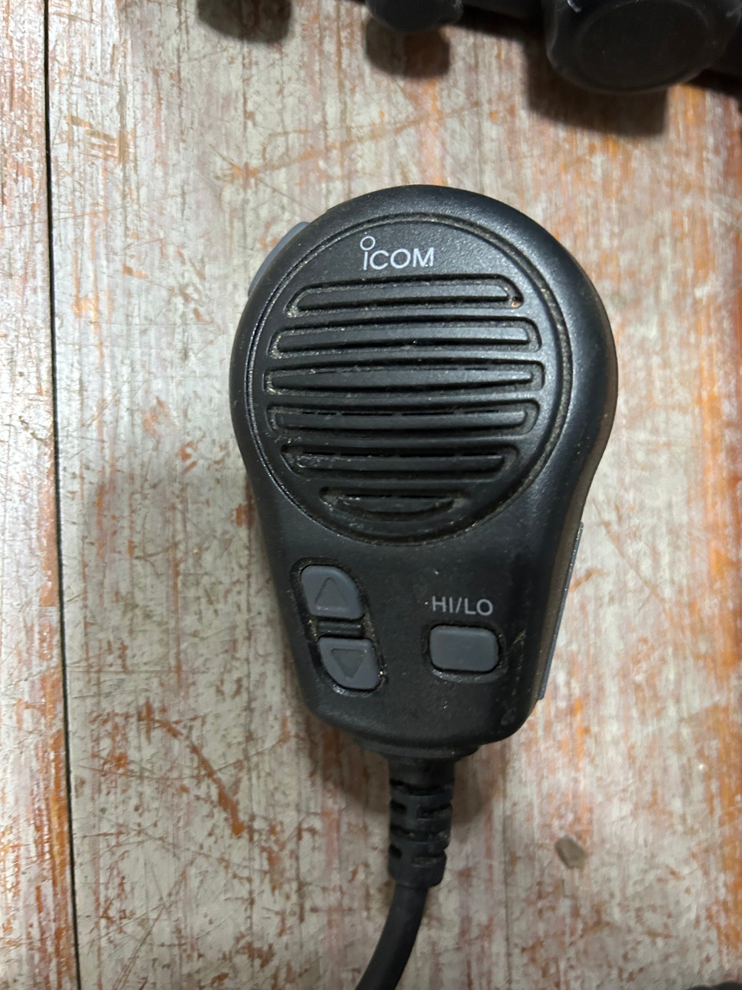 Icom IC-M504A Fixed Mount VHF Marine Radio with HM-157 CommandMic – Untested