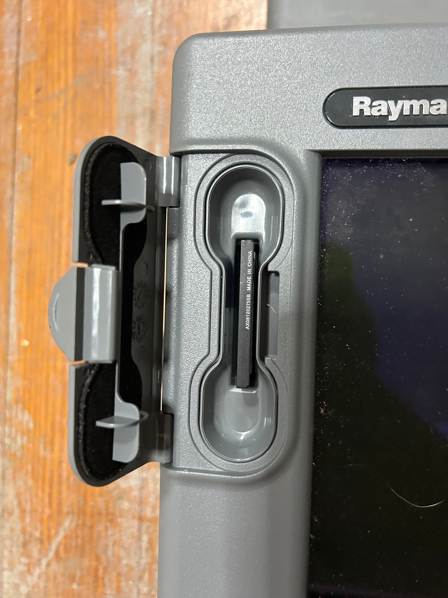 Raymarine C80 Classic Multifunction Display GPS Chartplotter Radar MFD w/ Sun Cover & Chart Card