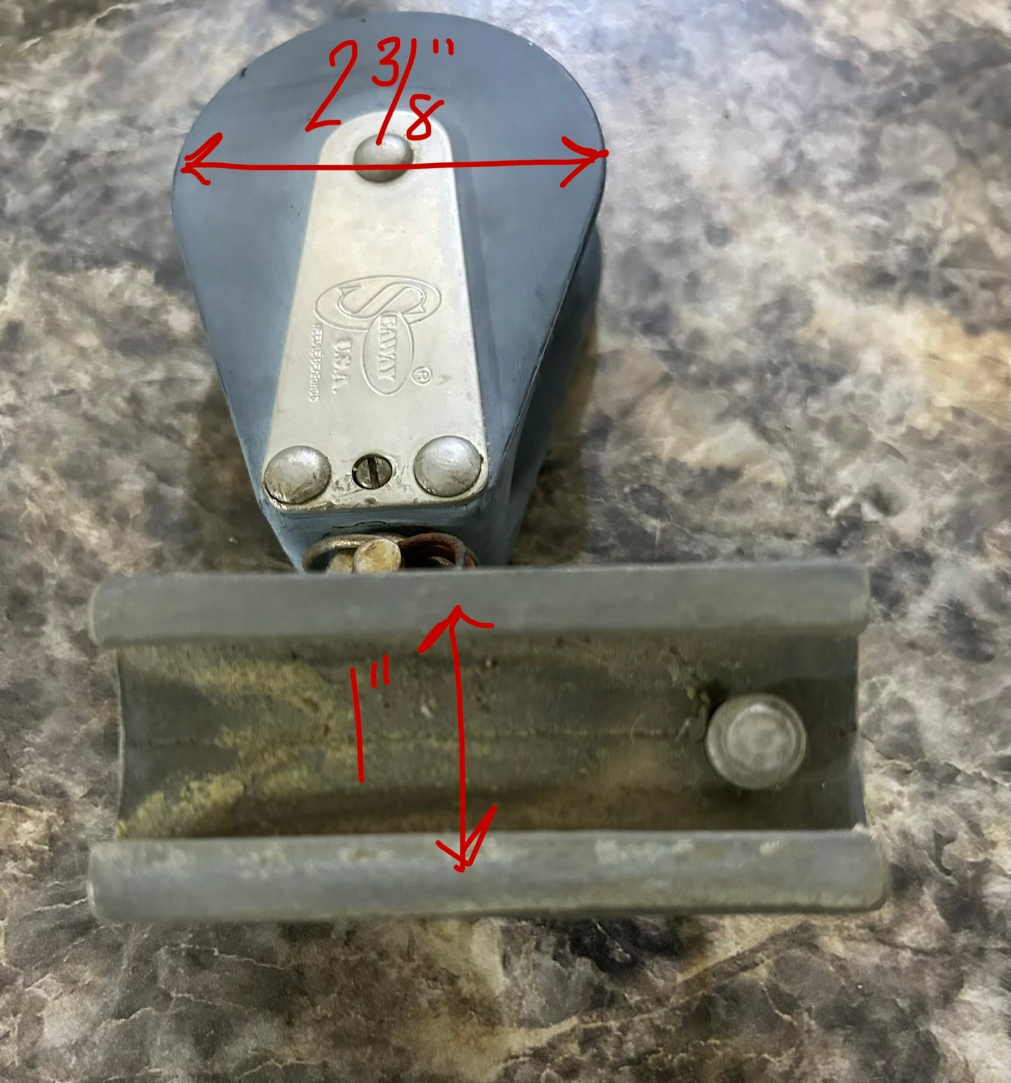 Seaway Single Swivel Block on Merriman Track Slide Car 1”