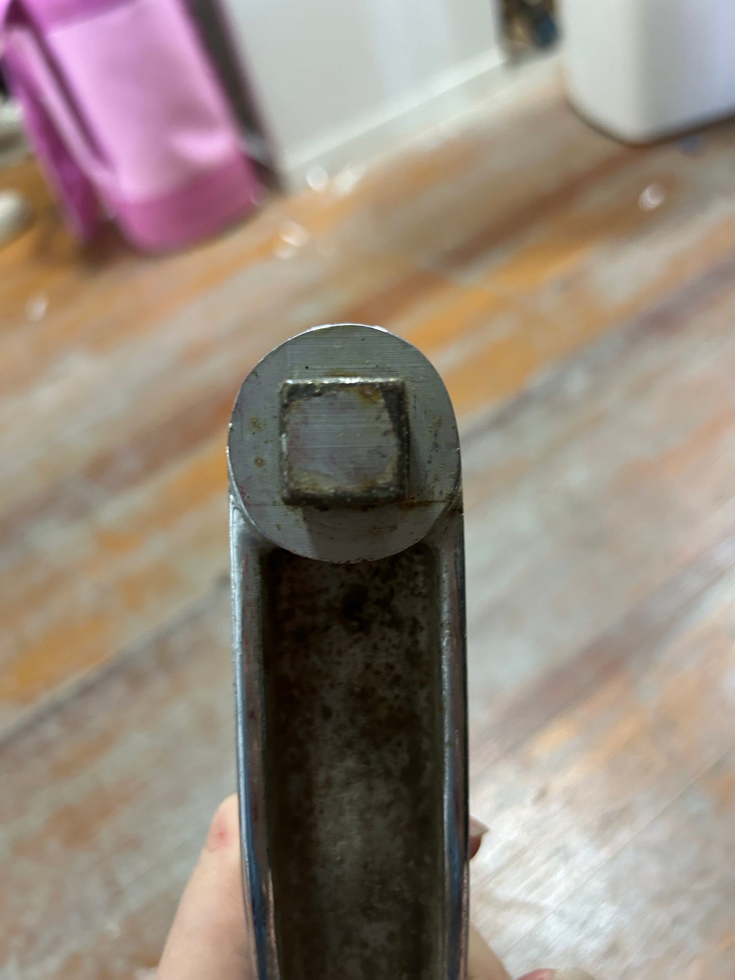 Barient extended winch handle with lock-in square drive