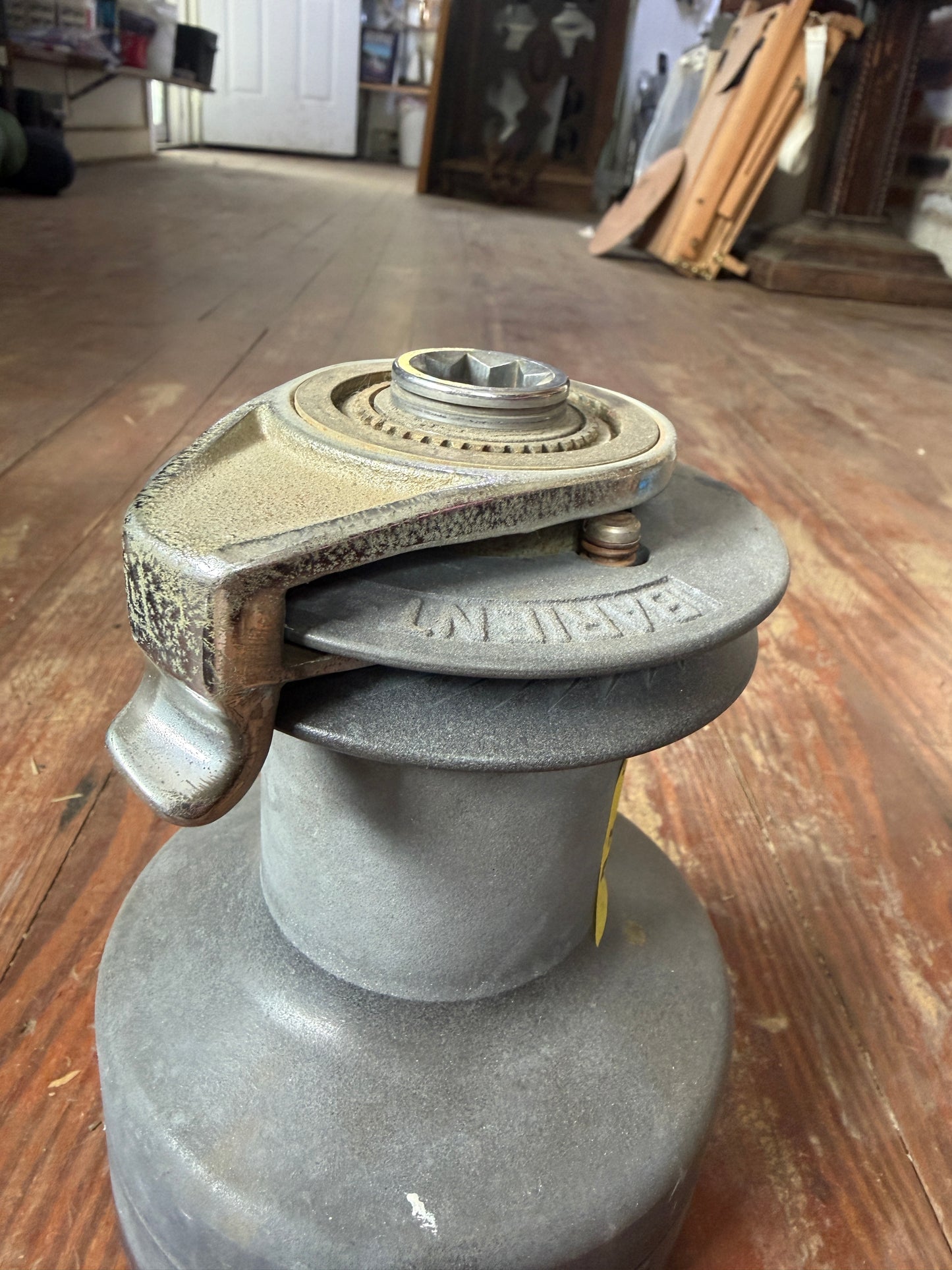 Barient 23 Single Speed Self Tailing Winch - Missing The Name Brand Plate - ALUMINUM