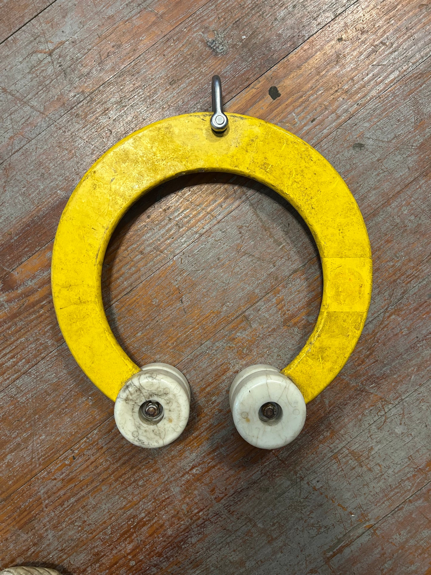 Horseshoe Boom Vang with shackle
