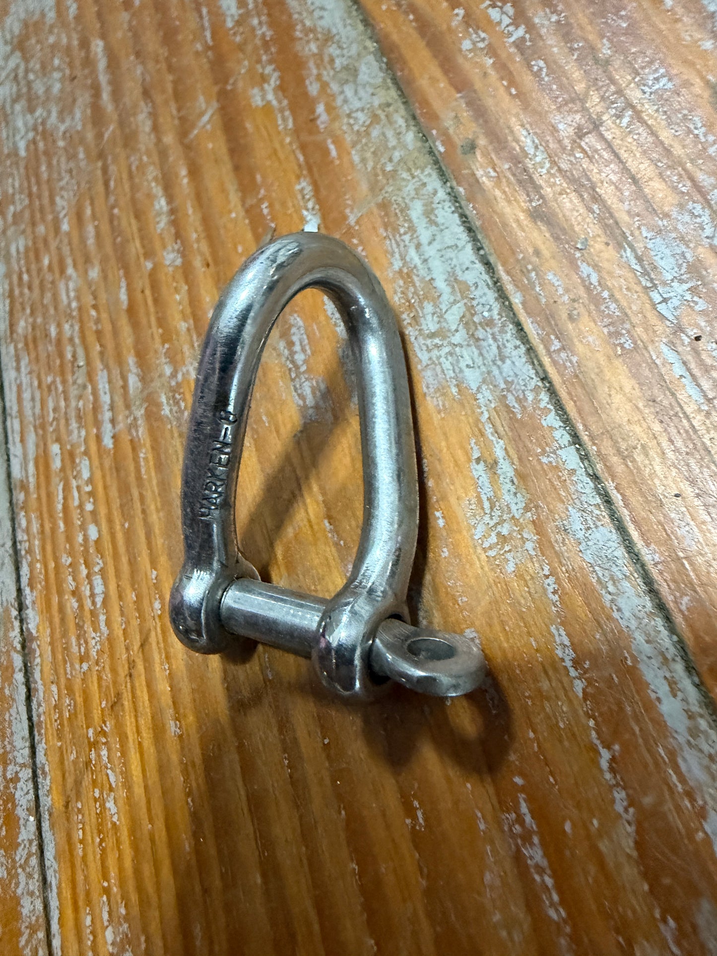Harken 8 Twisted Shackle - 1/4" Pin Diameter