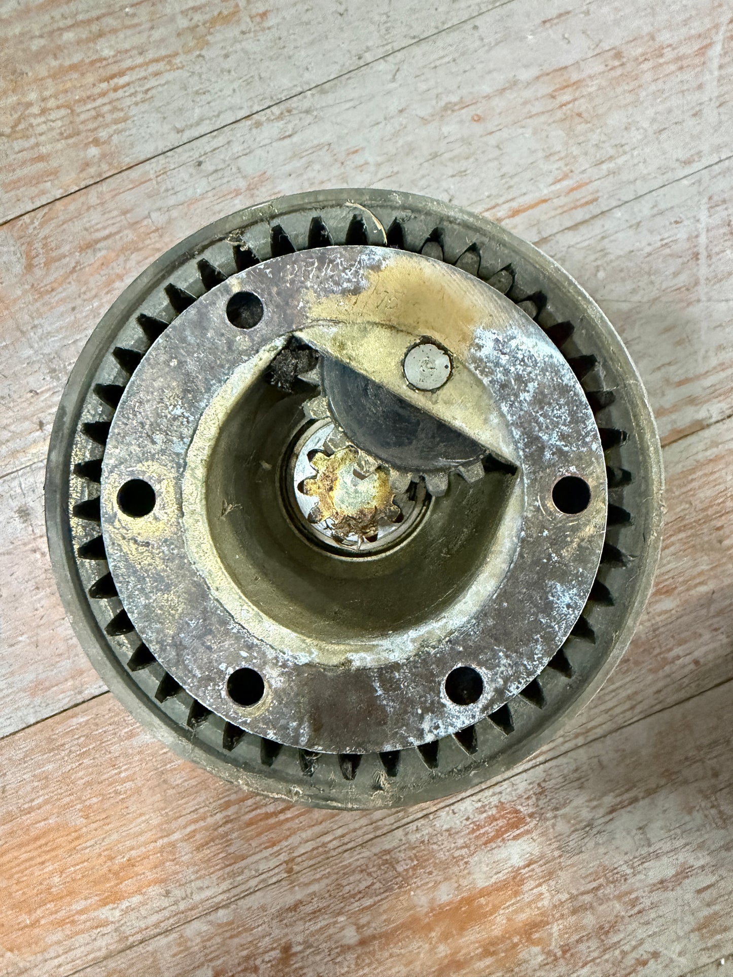 Bronze Lewmar 25 Two Speed Winch