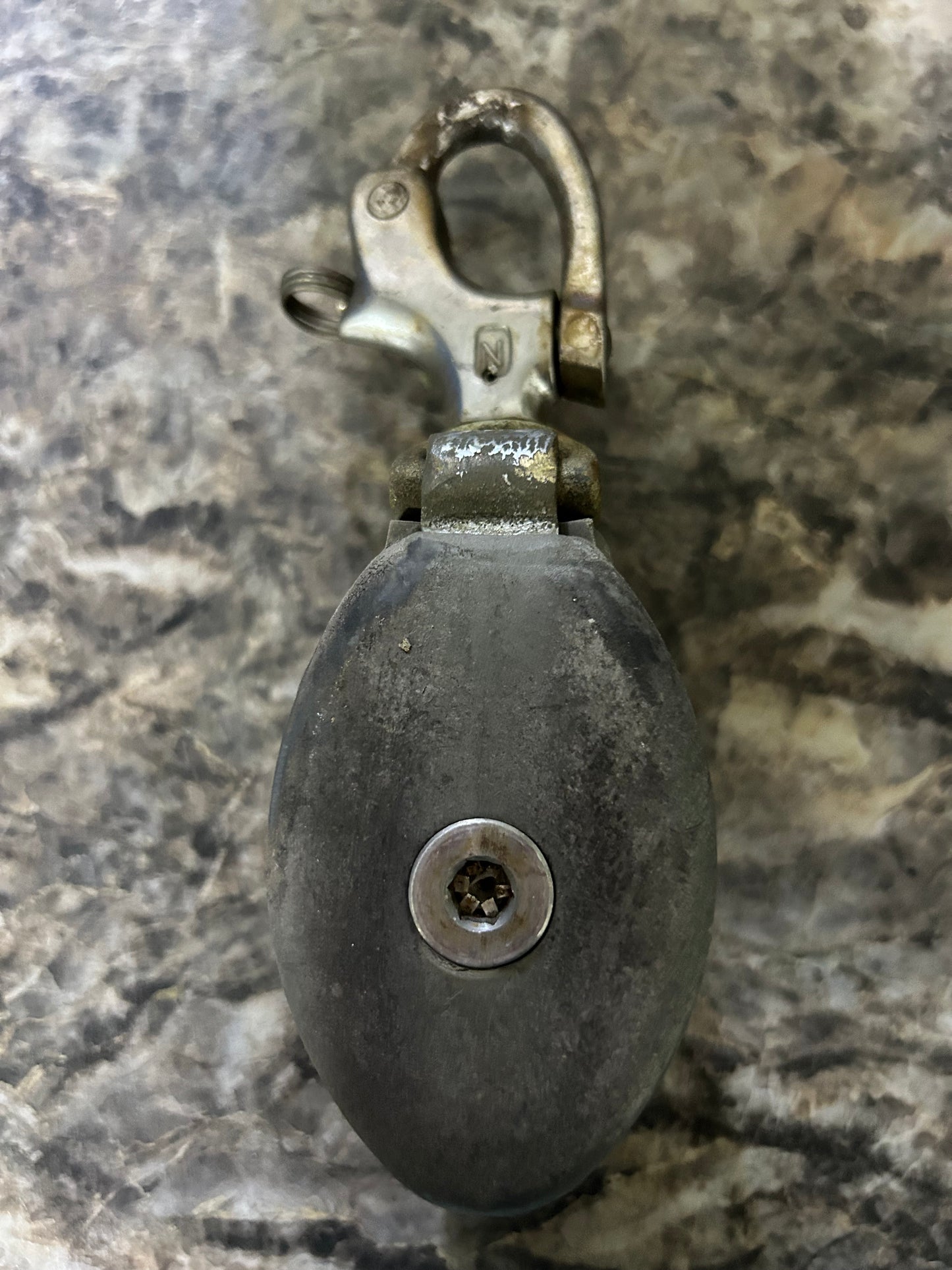 Bronze Nitro Marine Snatch Block with 1 1/2" sheave , 3/4" line width and Nitro Marine swivel Shackle