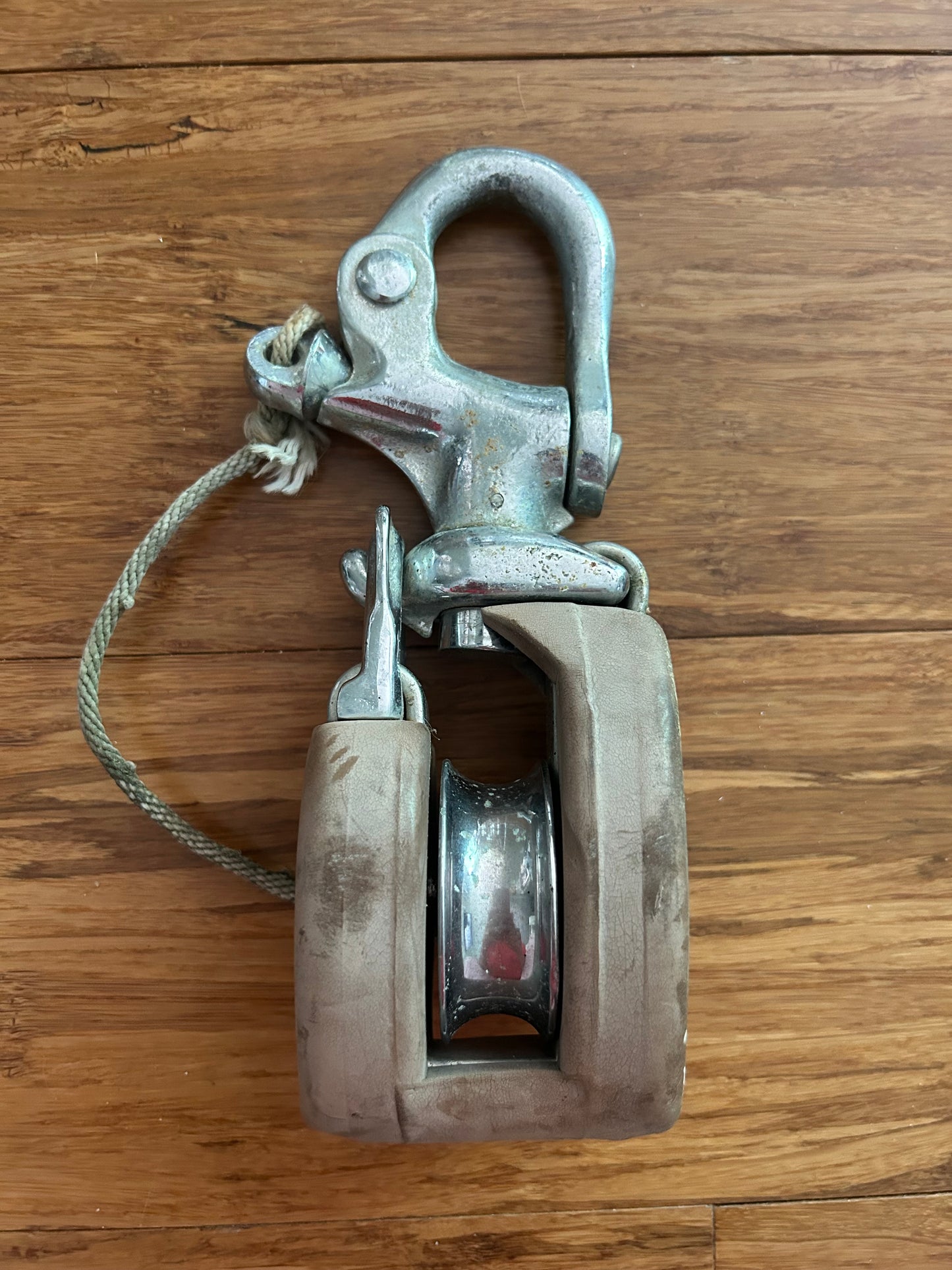 South Coast Snatch Block 2” Sheave and Swivel Shackle 3/4” Line