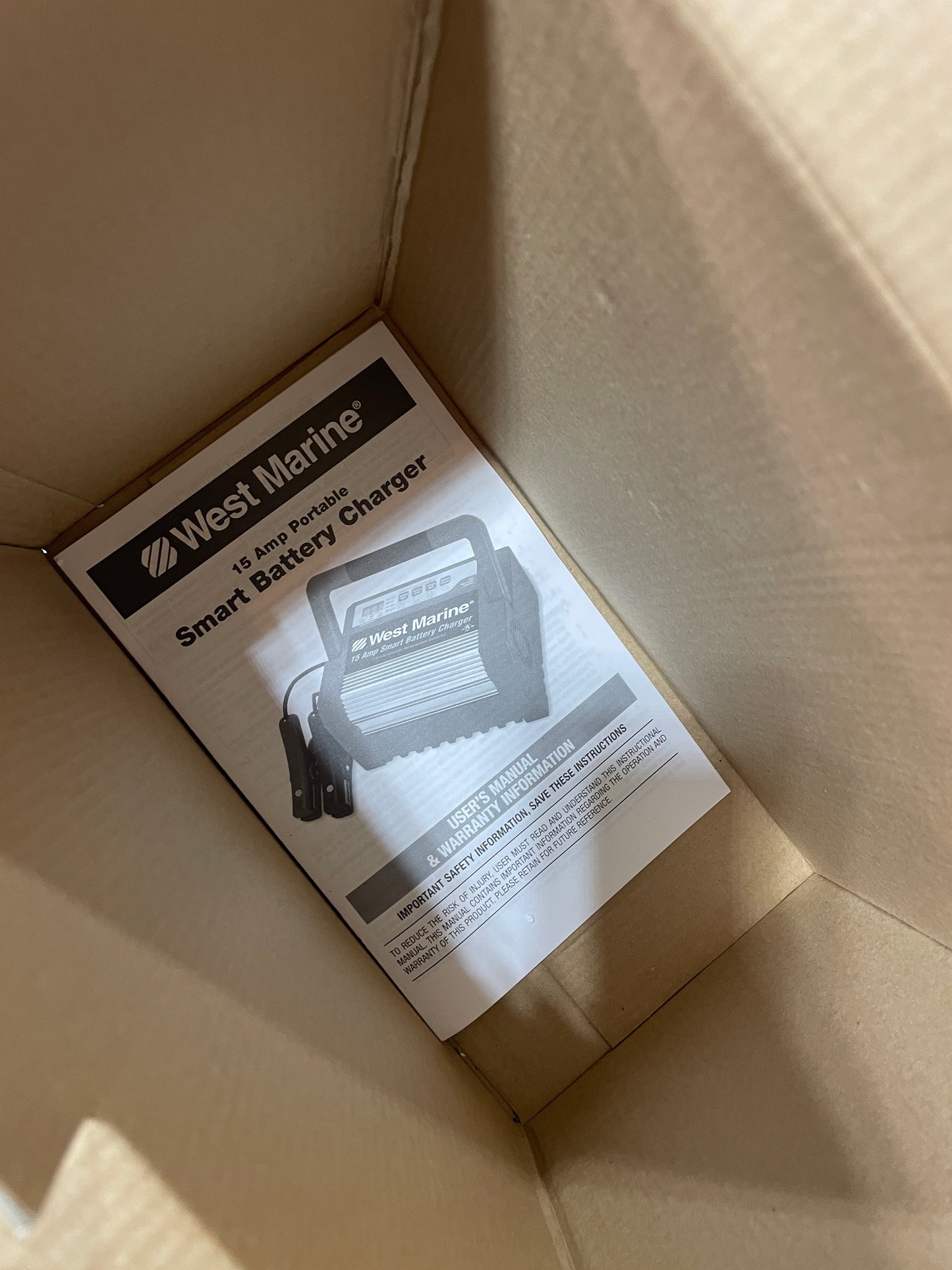 West Marine 15 AMP Portable Smart Battery Charger - NEW