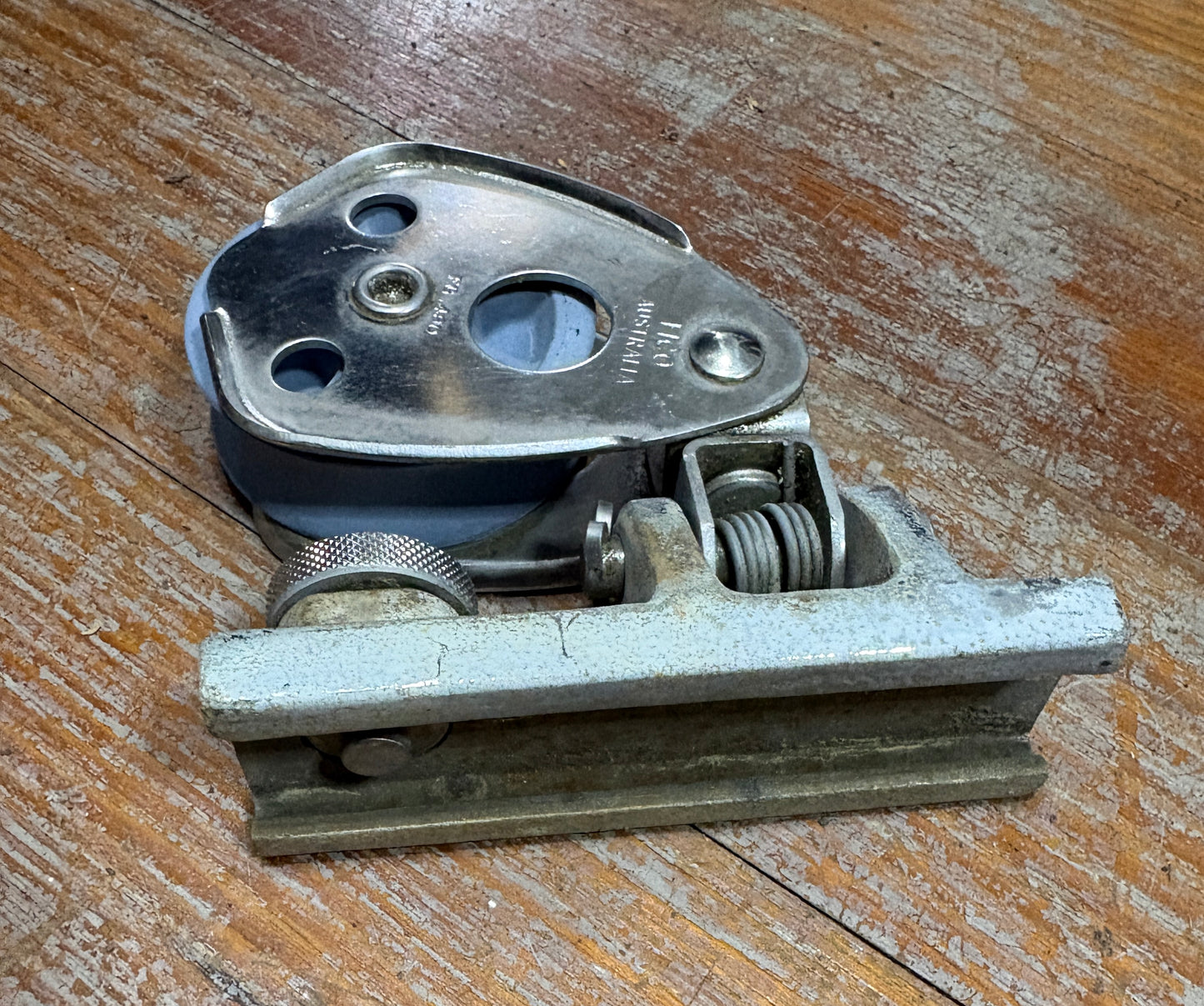 Fico FG480 Block on Bronze Car