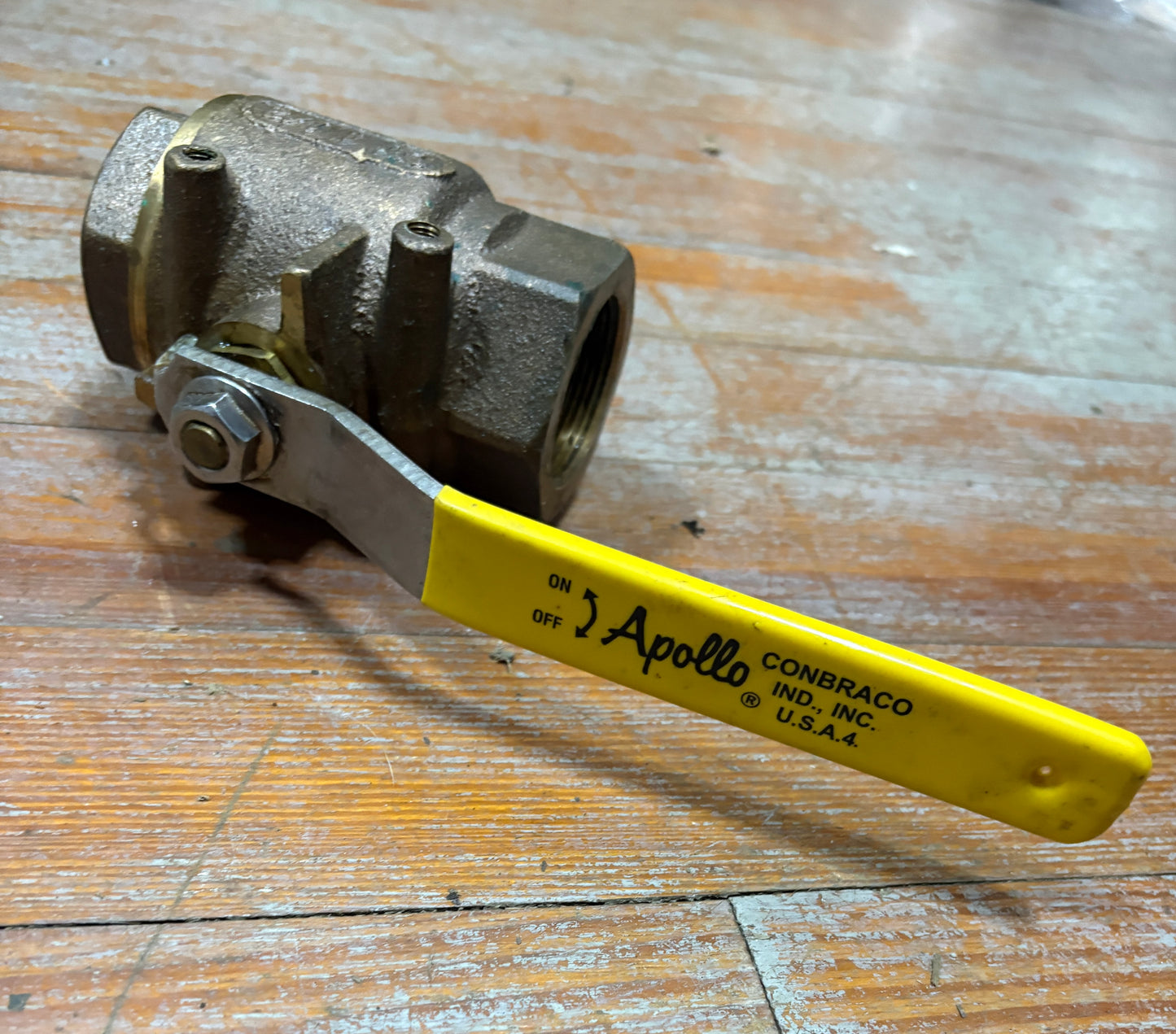 APOLLO Manual Two-Way Ball Valve: 1 1/2 in, Bronze