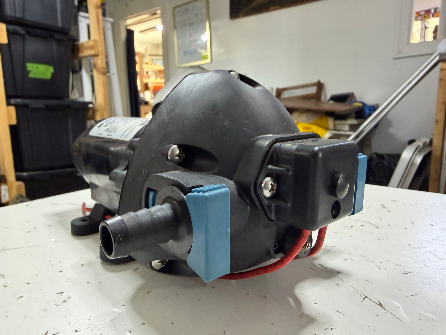 West Marine 25PSI Water System Pump - MODEL 31295-3001
