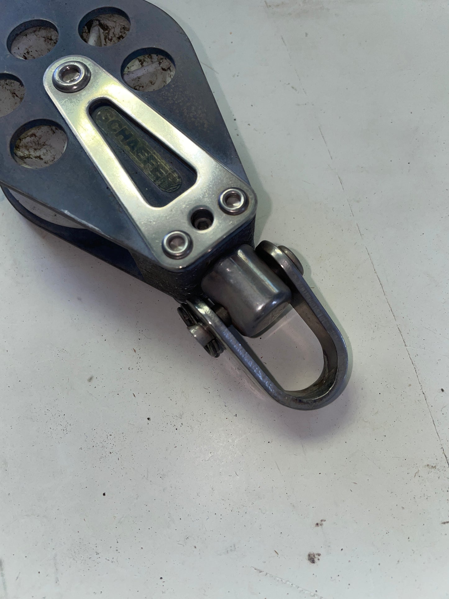 Schaefer 2 1/4” Single Sheave Block W/ Beckett & Shackle - 9/16” Line