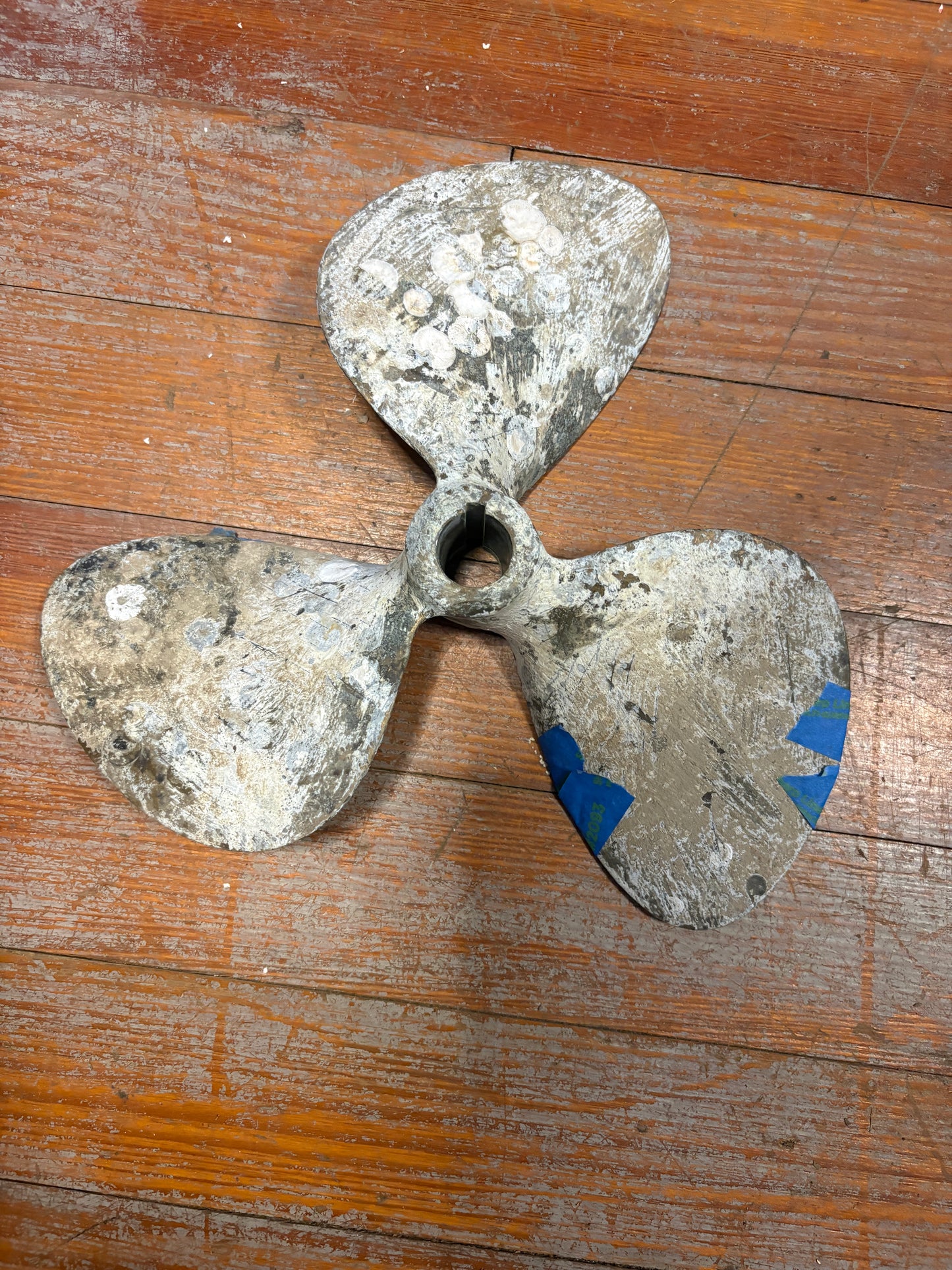 3 Blade Bronze Prop from Cal 31 12.5 Pitch RH