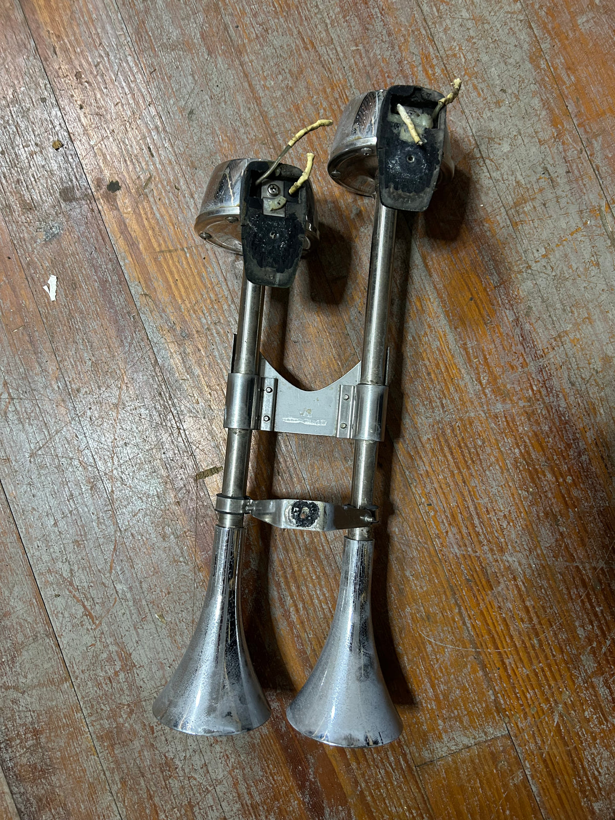 AFI Nikko A-23 Dual Horn Set (Untested)