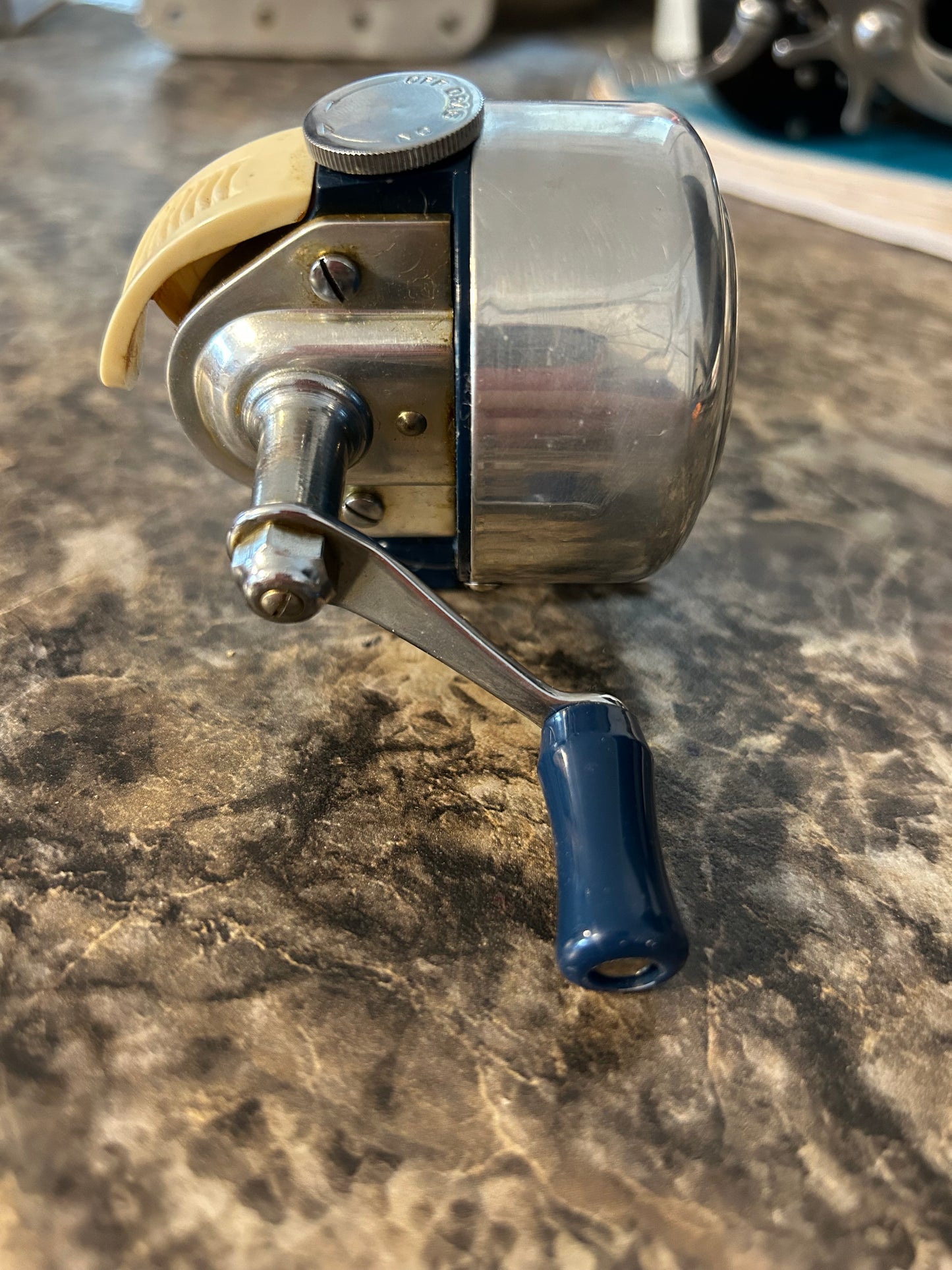 Pflueger Polaris 86 Fishing Reel Made in USA Spincast