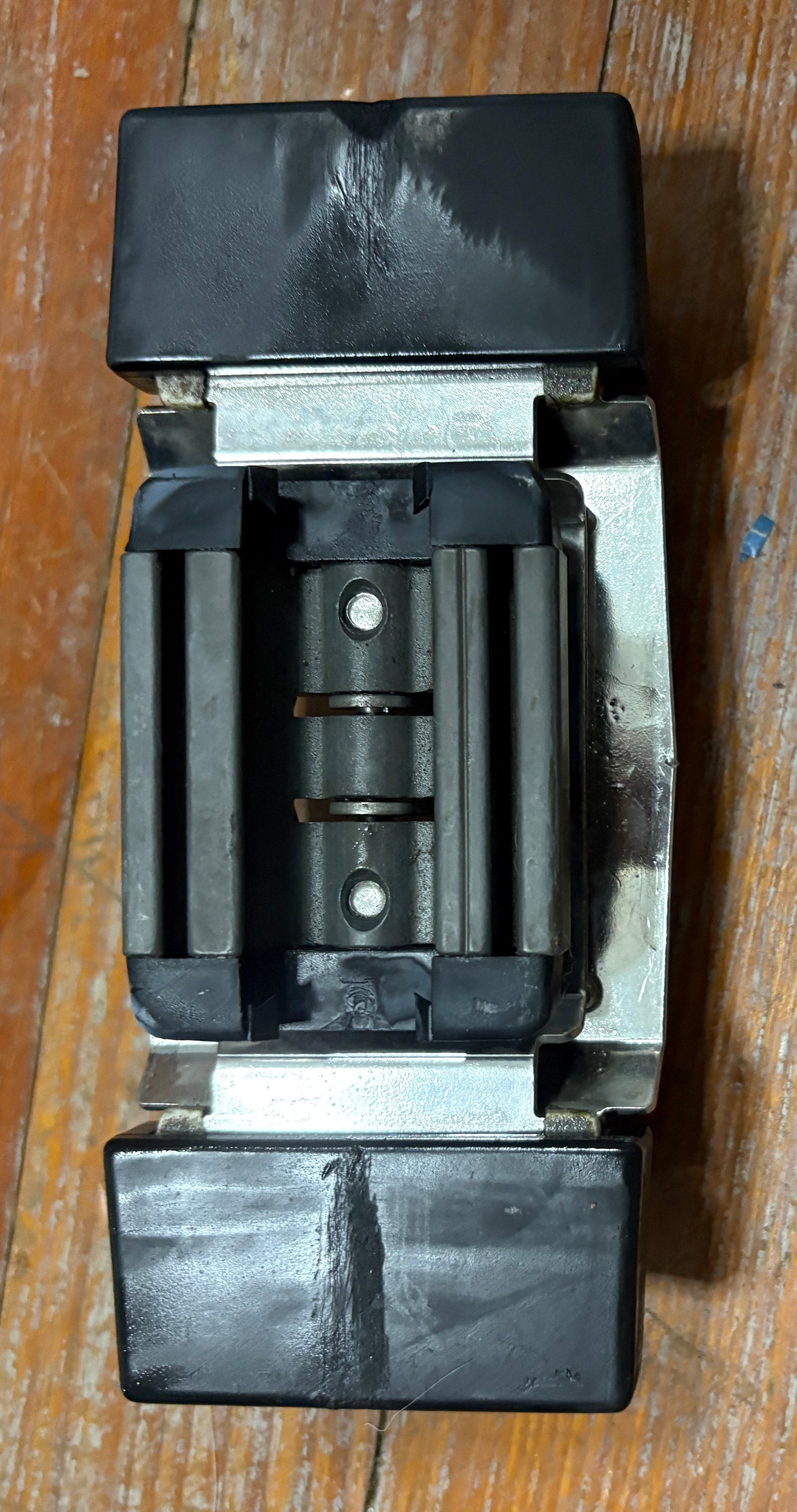 Harken Windward Sheeting Track / Traveler Car 13/16" Track