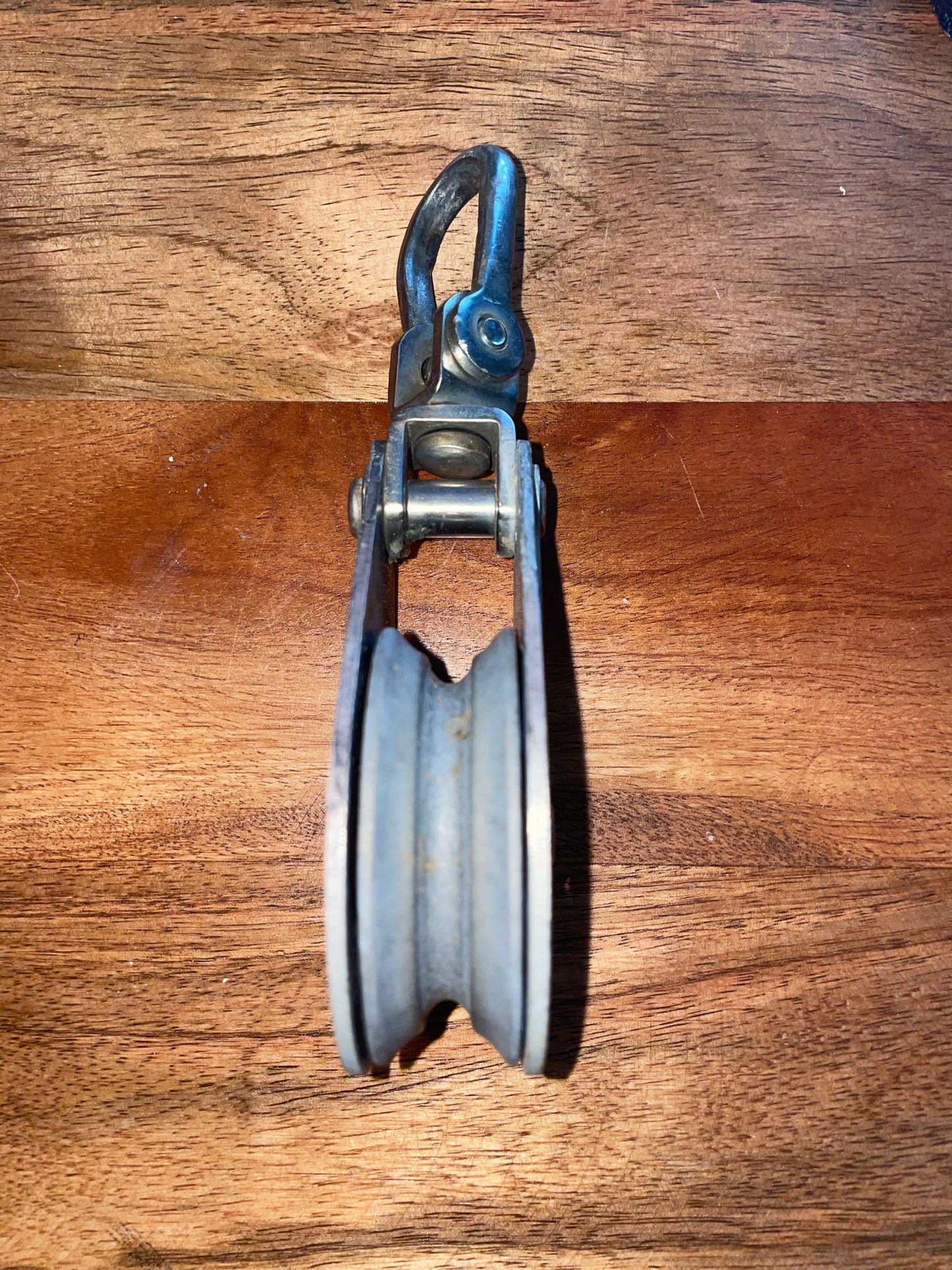 Schaefer 2 1/2” Metal Wire Sheave Single Swivel Block- 5/16” Wire