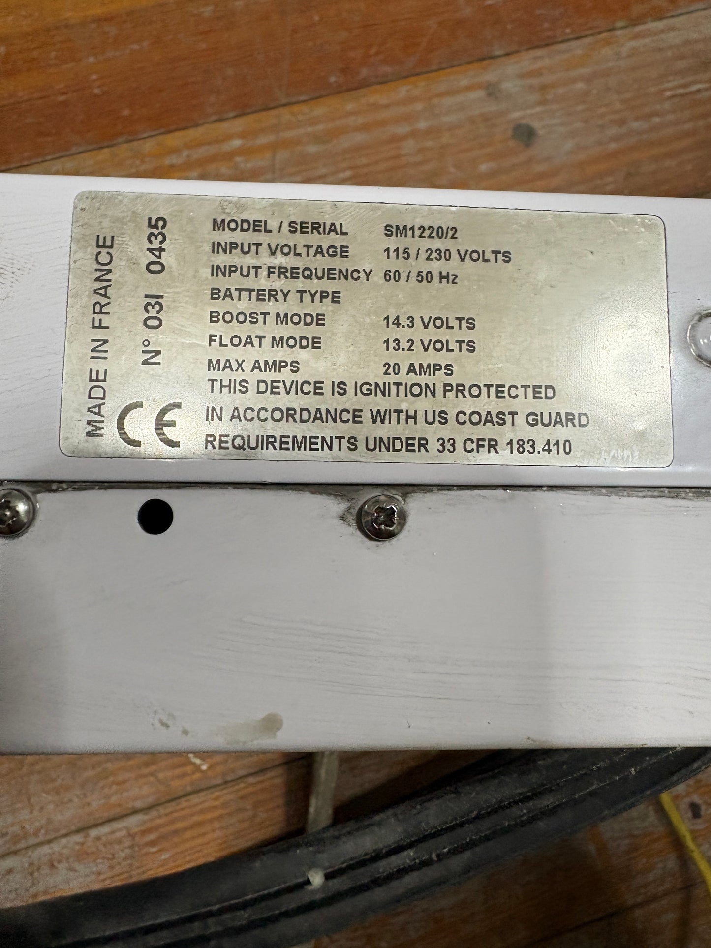 Sentry Cruisair Automatic Switchmode Battery Charger