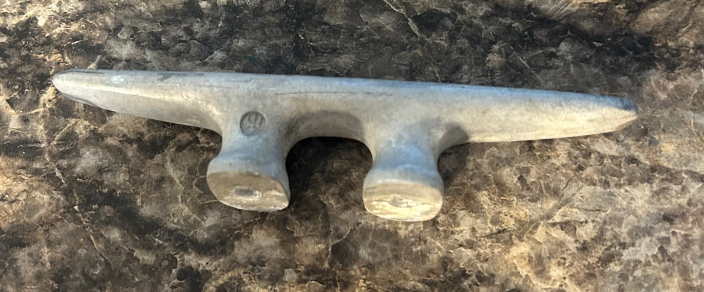 5 7/8” Merriman Horn Cleat