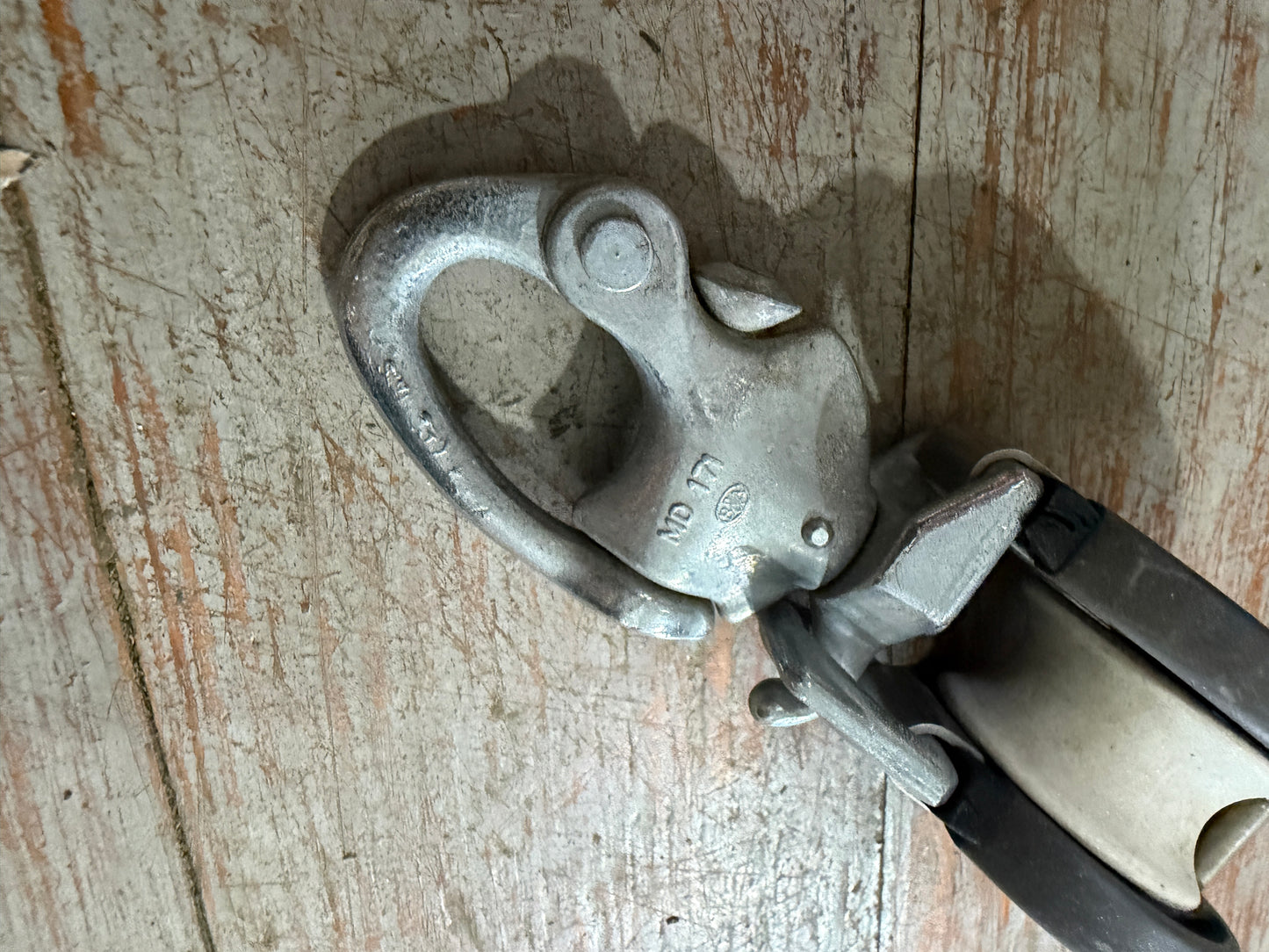 Small Snatch Block - 1 1/2" Sheave - 7/16" Line