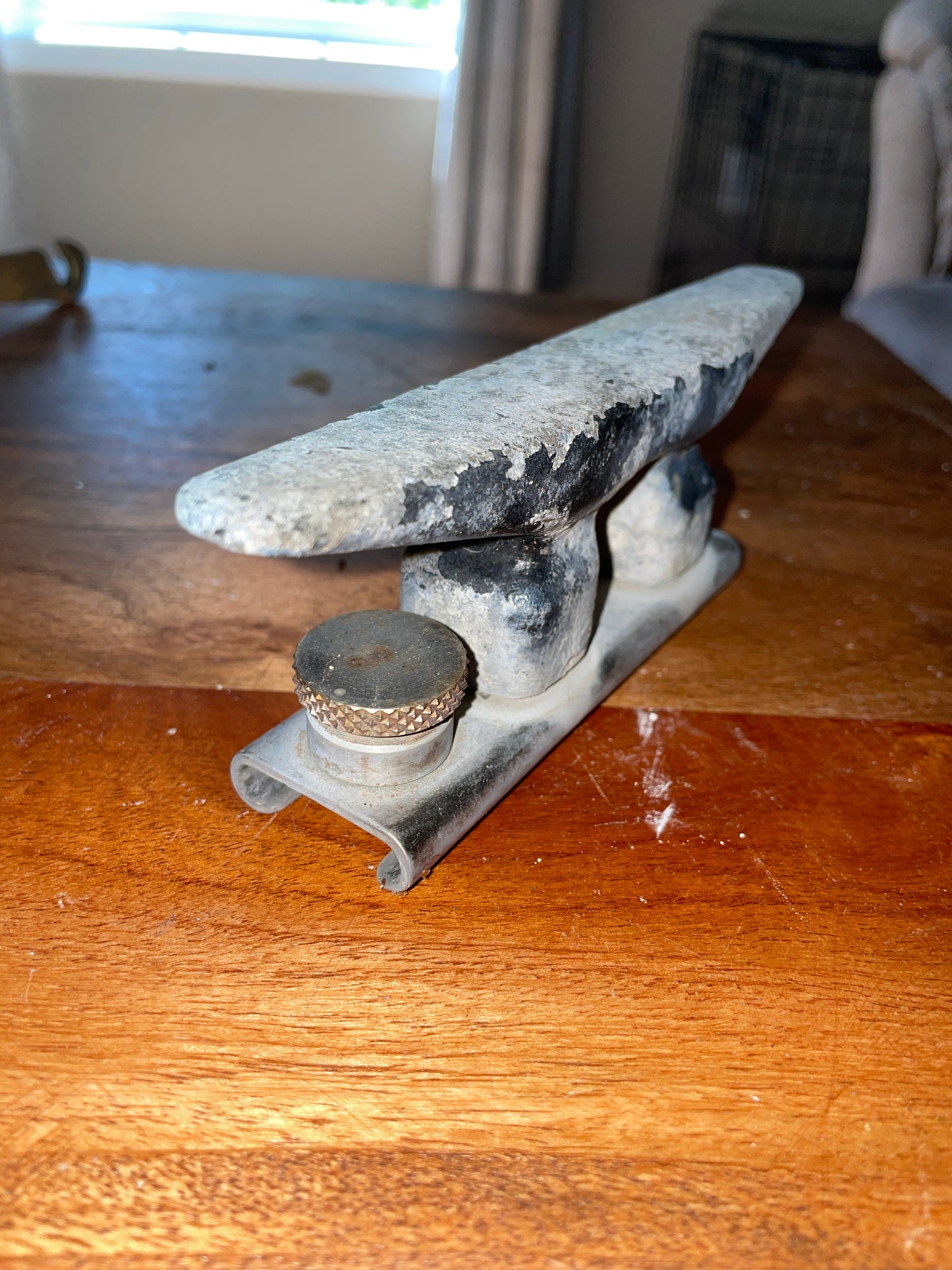 Cleat Track Car - 1” Screw Top Track Car