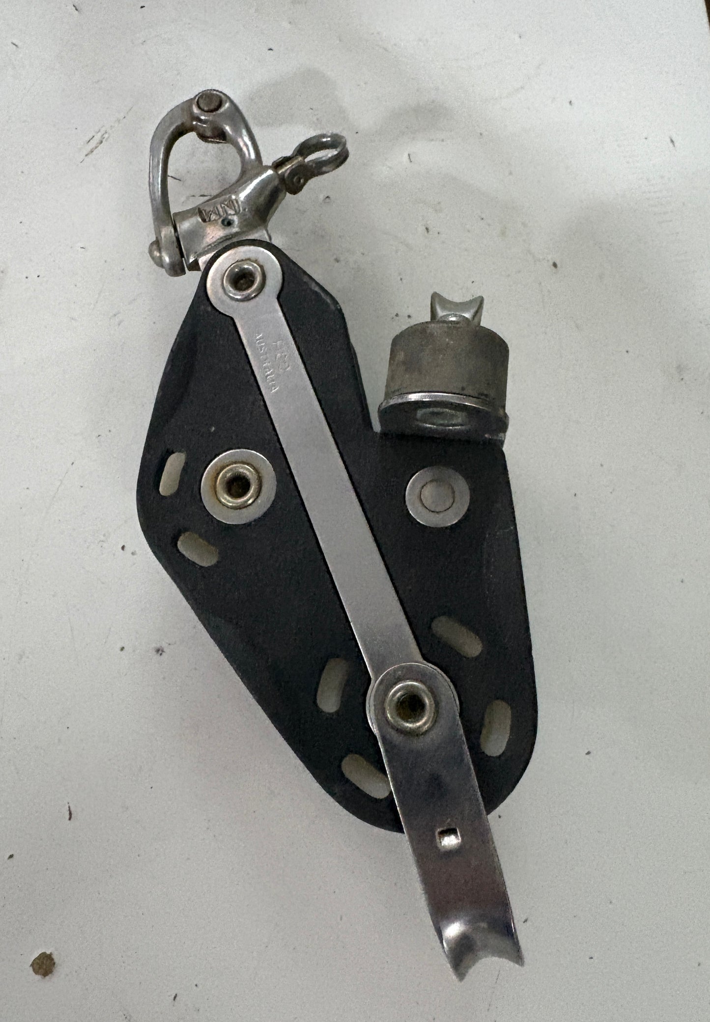 Fico Swivel Fiddle Block with Cam Cleat, Shackle, and beckett 3/8" Line #F0988M