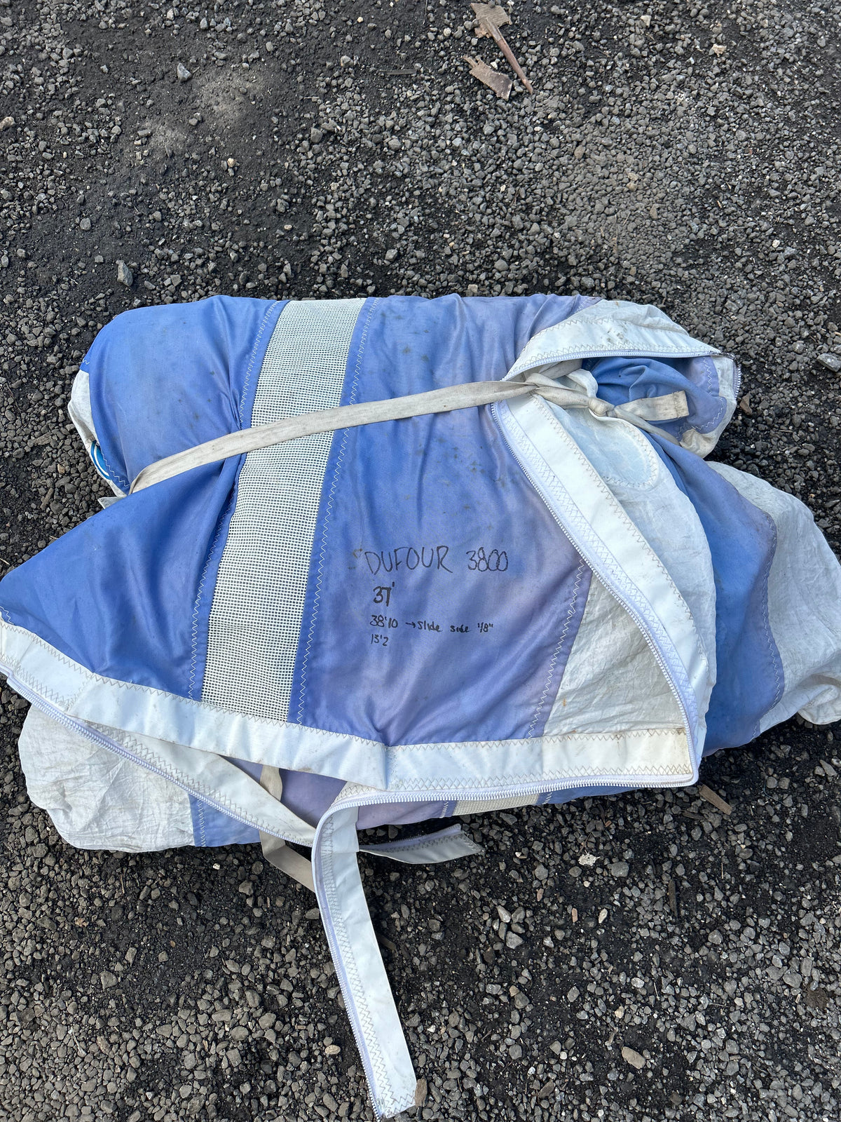 Hood Dufour 380 Mainsail 38’10” Luff 37’ Leech 13’2” Foot 1/8” Slides