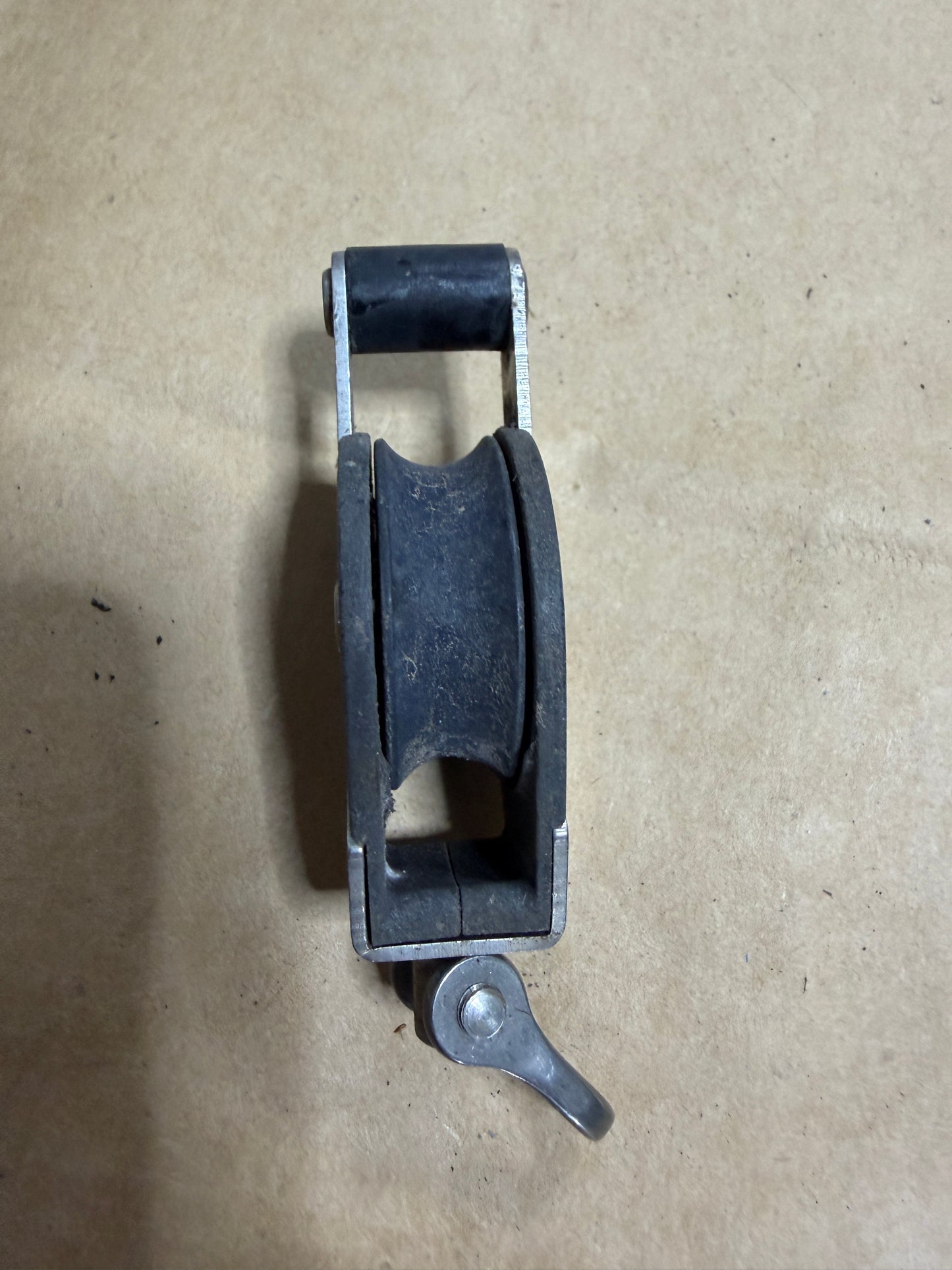 Small Ronstan 1 1/8" Single Swivel Block With Becket - 1/4" Line