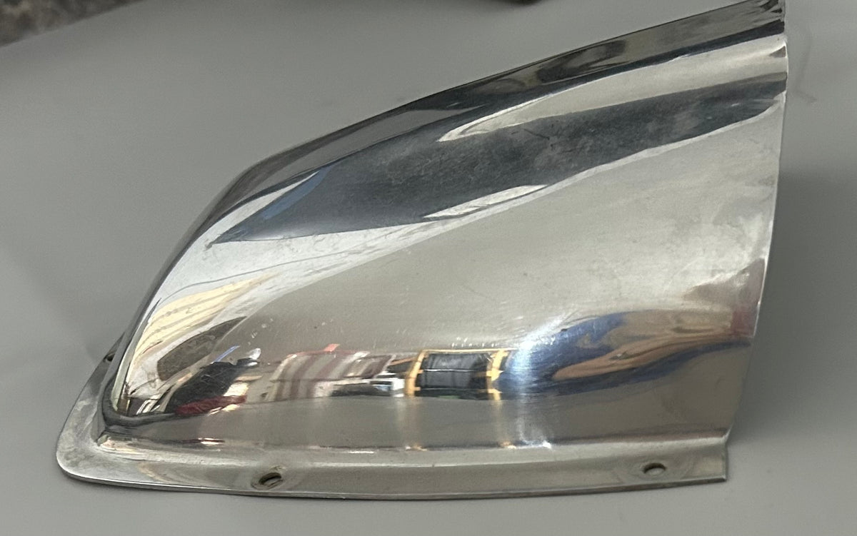 Stainless Steel Clam Shell Vent - 6 3/4" Length x 5 3/4" Width x 2 1/4" Height