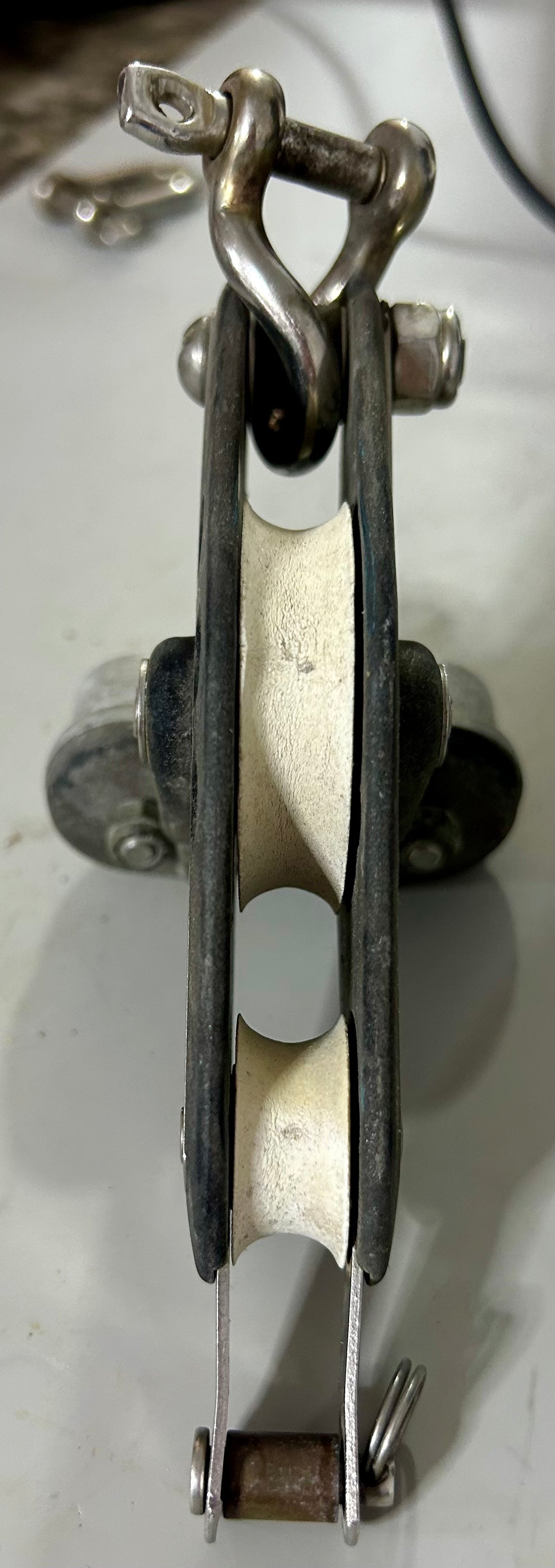 Barton Fiddle Block with cam cleat, becket, and shackle - 3/8" line max