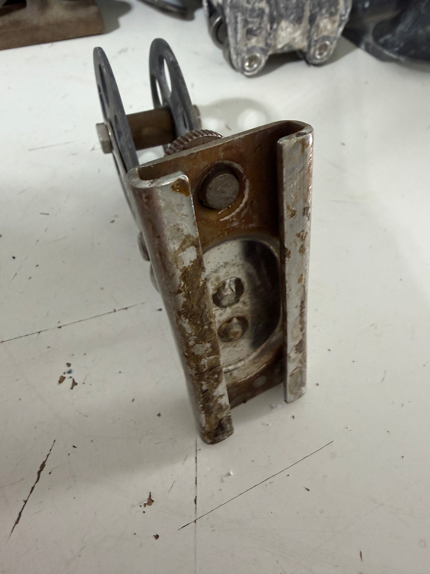 Schaefer Block With 1 1/4" Screw Top Track Car - NO SHEAVE