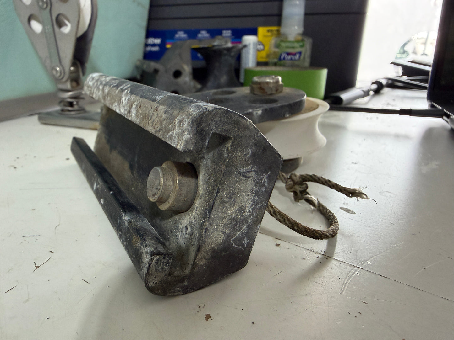 1 1/4" Schaefer Sheet Block - Skinny Sheave - Needs to be Replaced