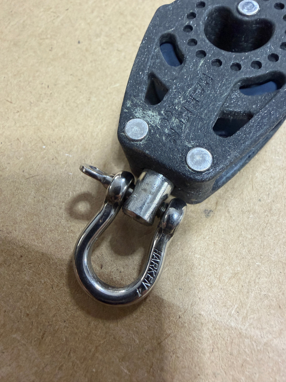 Harken 40C Single Block With Becket & Shackle - 1 1/2" Sheave x 3/8" Line