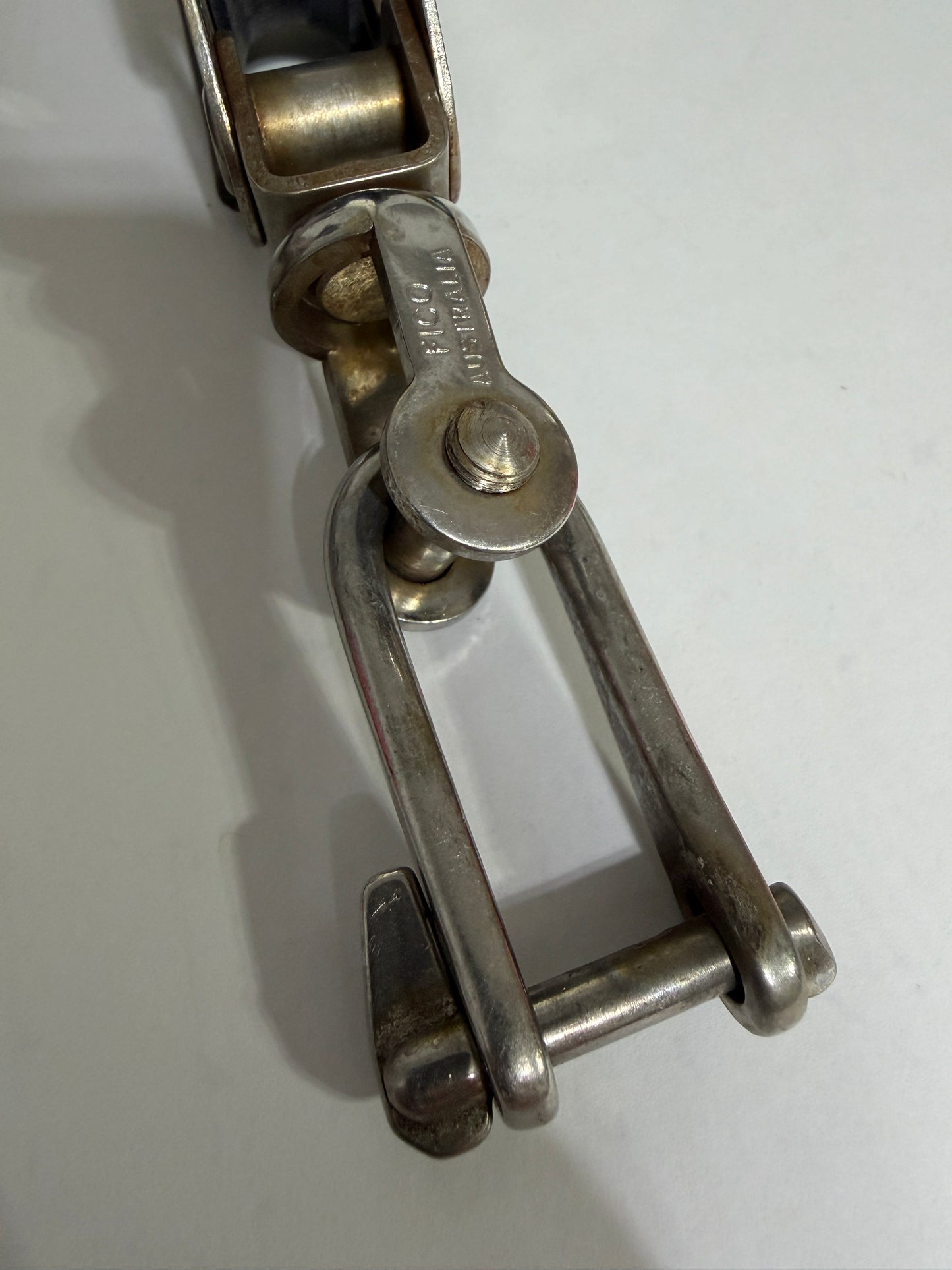 Fico FG. 430/1 - 2 1/4" Sheave Swivel Single Block With Shackle - 1/2" Line