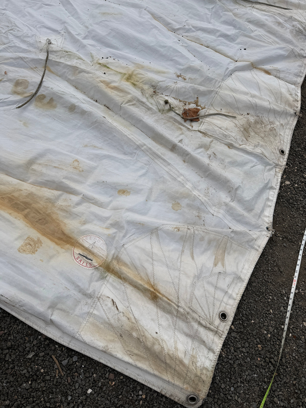 C&C 26 MAIN SAIL - 28'7" (1/2" Slug Side) x 30'4" x 8'7"