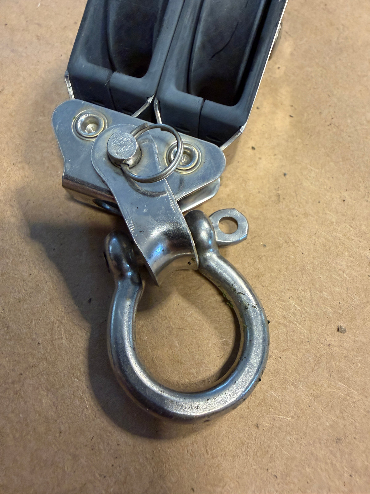 Harken Double Block - 1 1/2” Sheave (3/8” Line) With Shackle