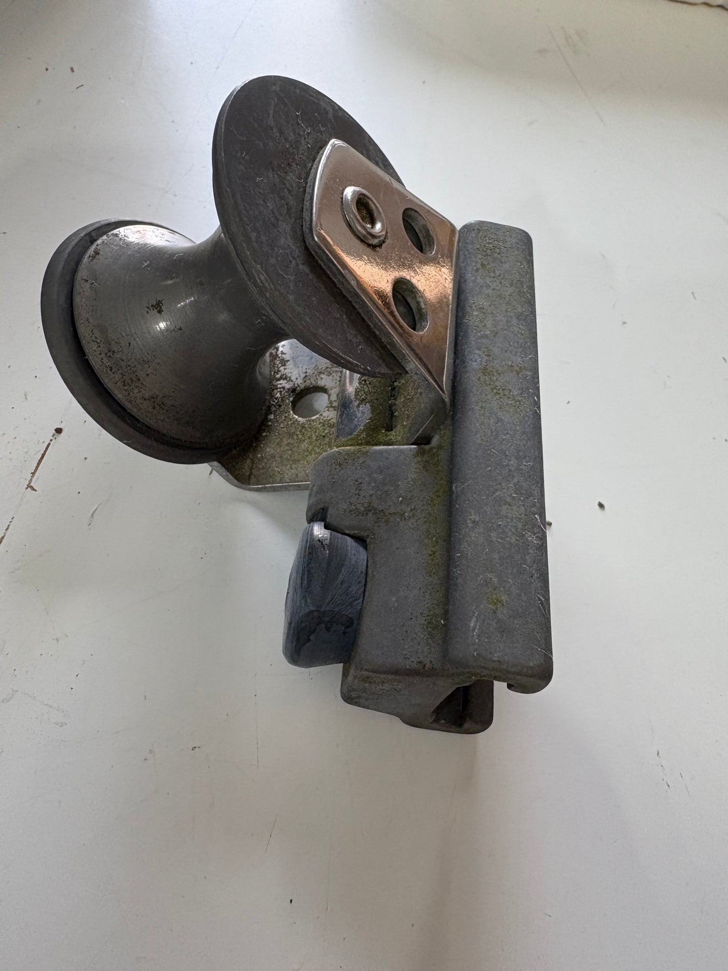 Small 1" Track Sheet Block with Pull Top - Metal Sheave