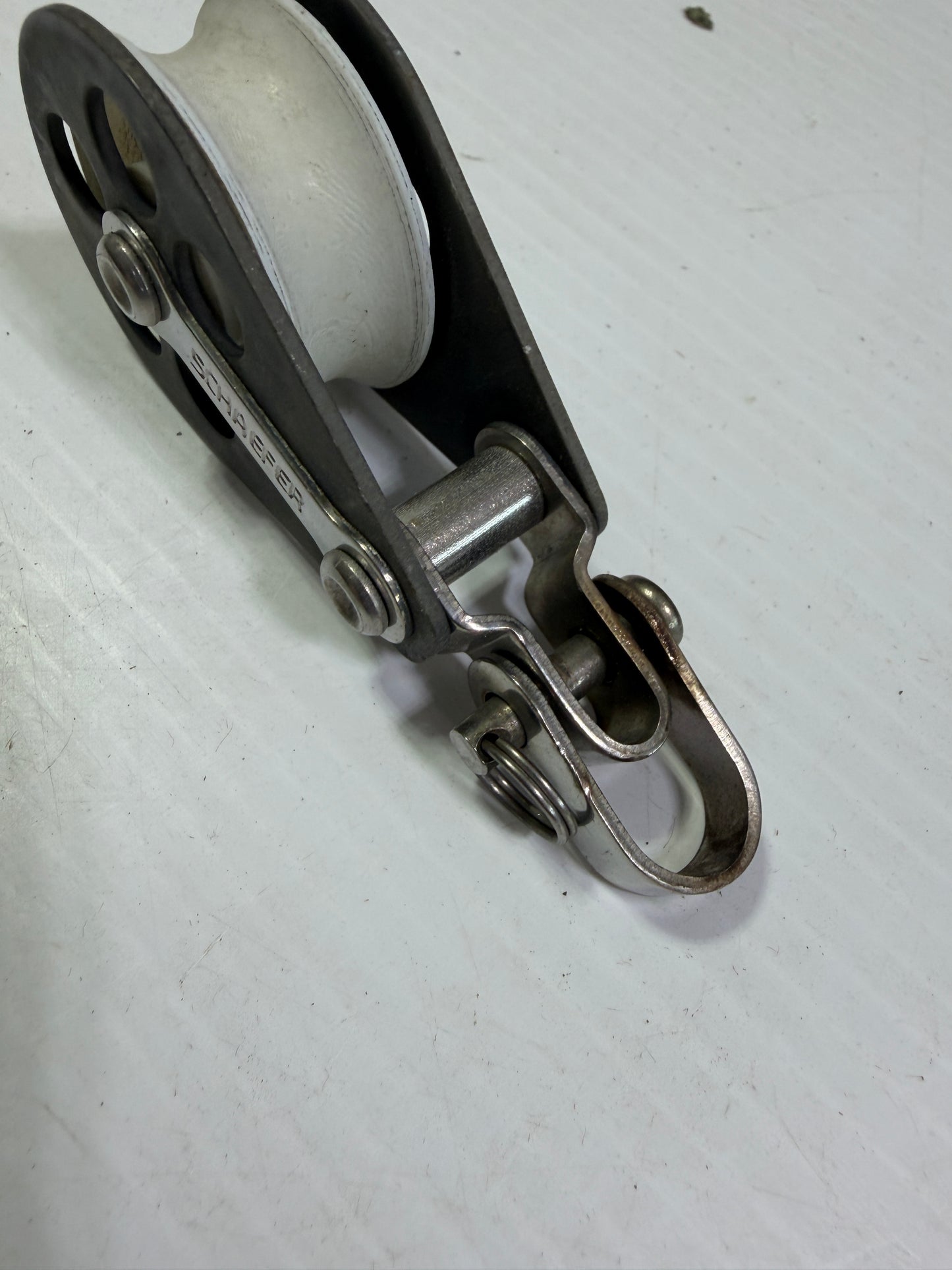 Schaefer 1 1/2" Single Sheave Fixed Block - 3/8" Line