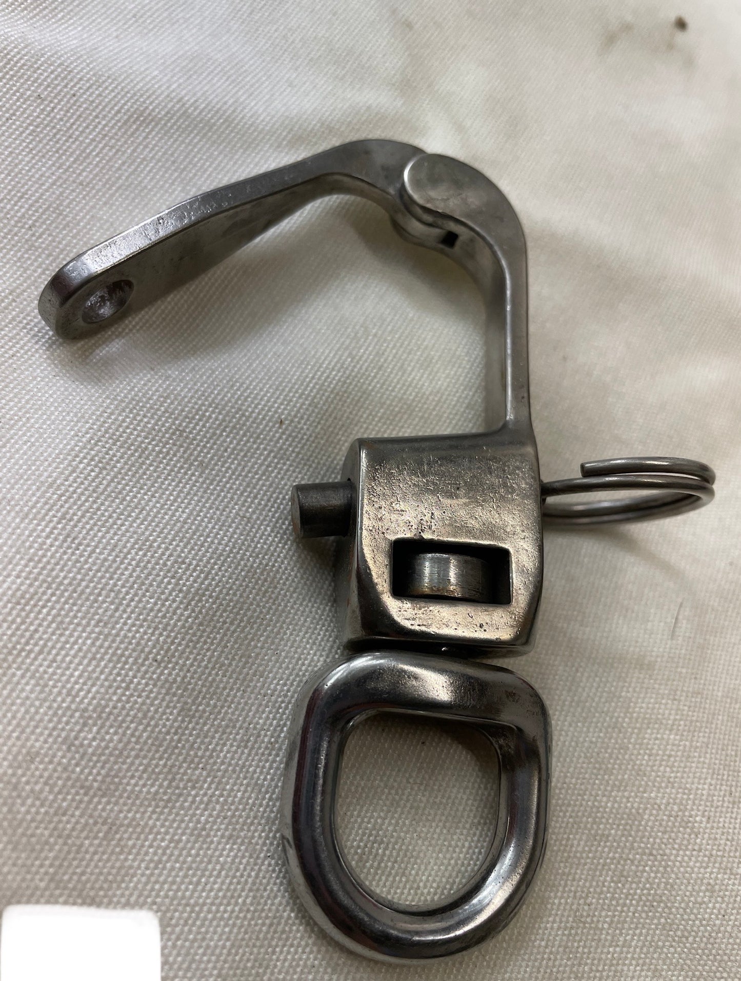 Merriman Stainless Steel Swivel Bail Shackle -5/8" Line