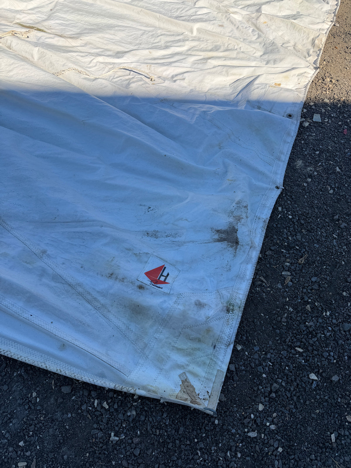 C&C 25 Main Sail - 24’9” (3/8” Slugs) x 27’9” x 5’2”