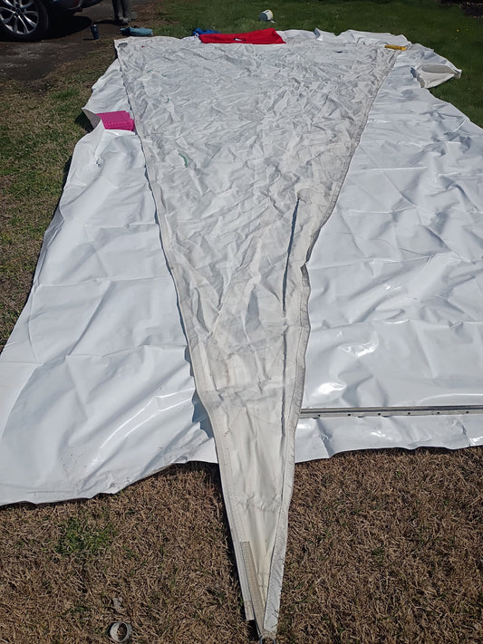 Morgan 22 Headsail 24'8" x 24'3" x 12'5"