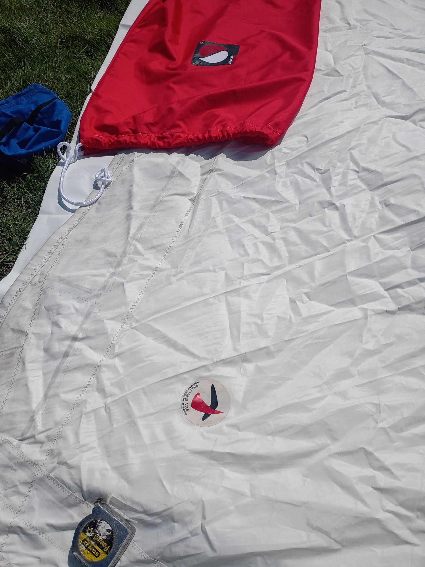 Morgan 22 Headsail 24'8" x 24'3" x 12'5"