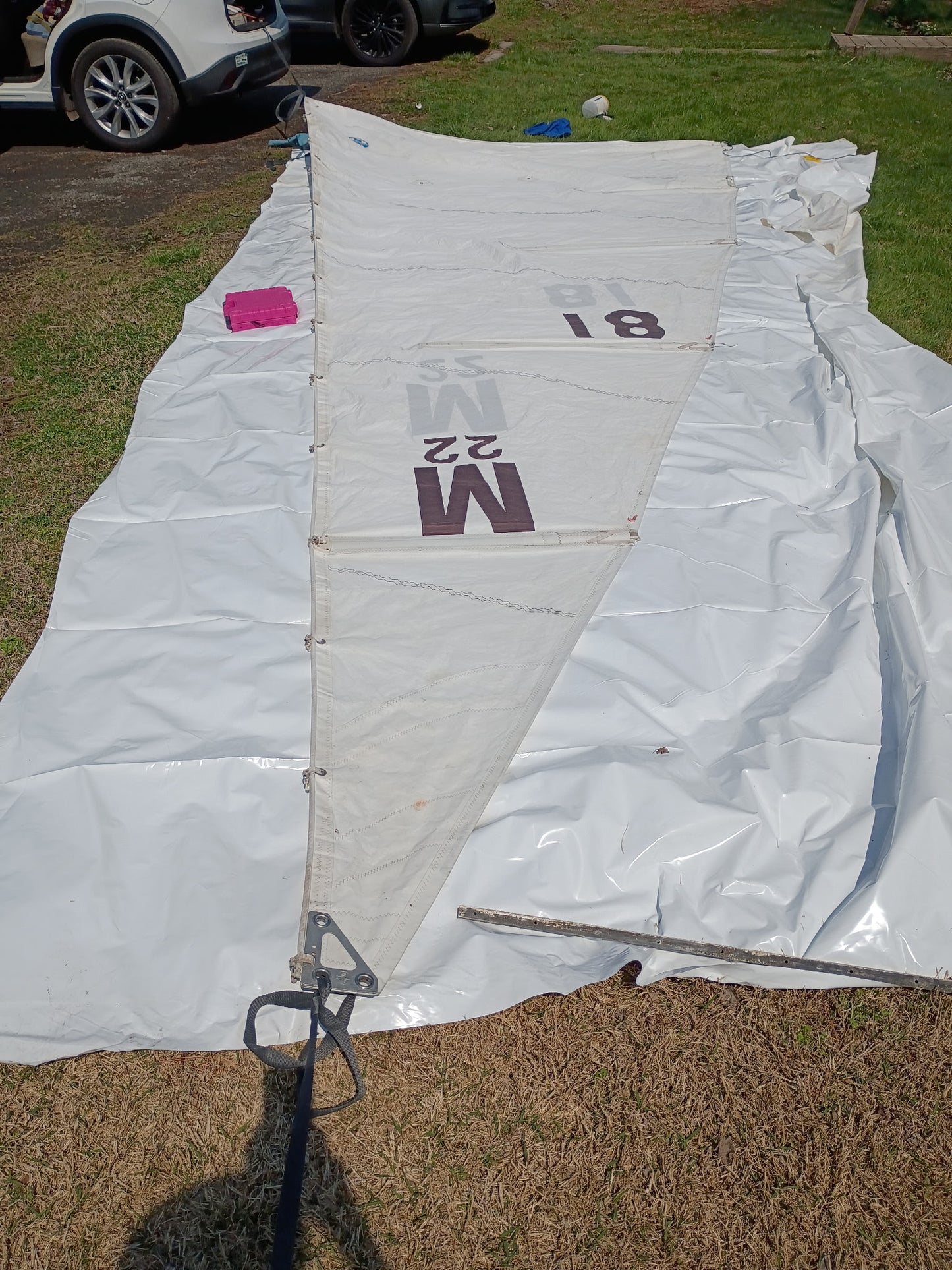 Morgan 22 Older Mainsail - 24'1" x 21'6" x 9'7"
