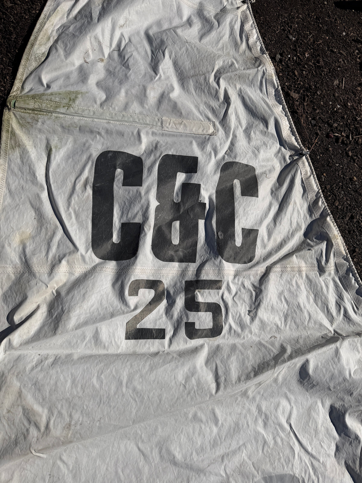 C&C 25 Main Sail - 24’9” (3/8” Slugs) x 27’9” x 5’2”