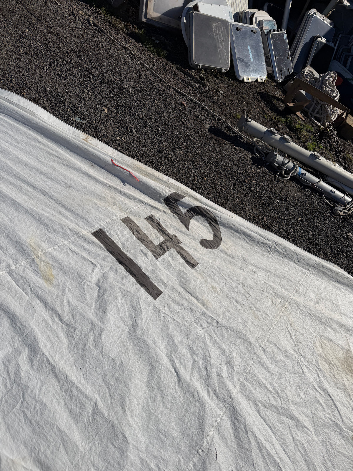 CAL 29 Sail - 35’3” (1/4” Slide Side) x 34’4” x 19’4”