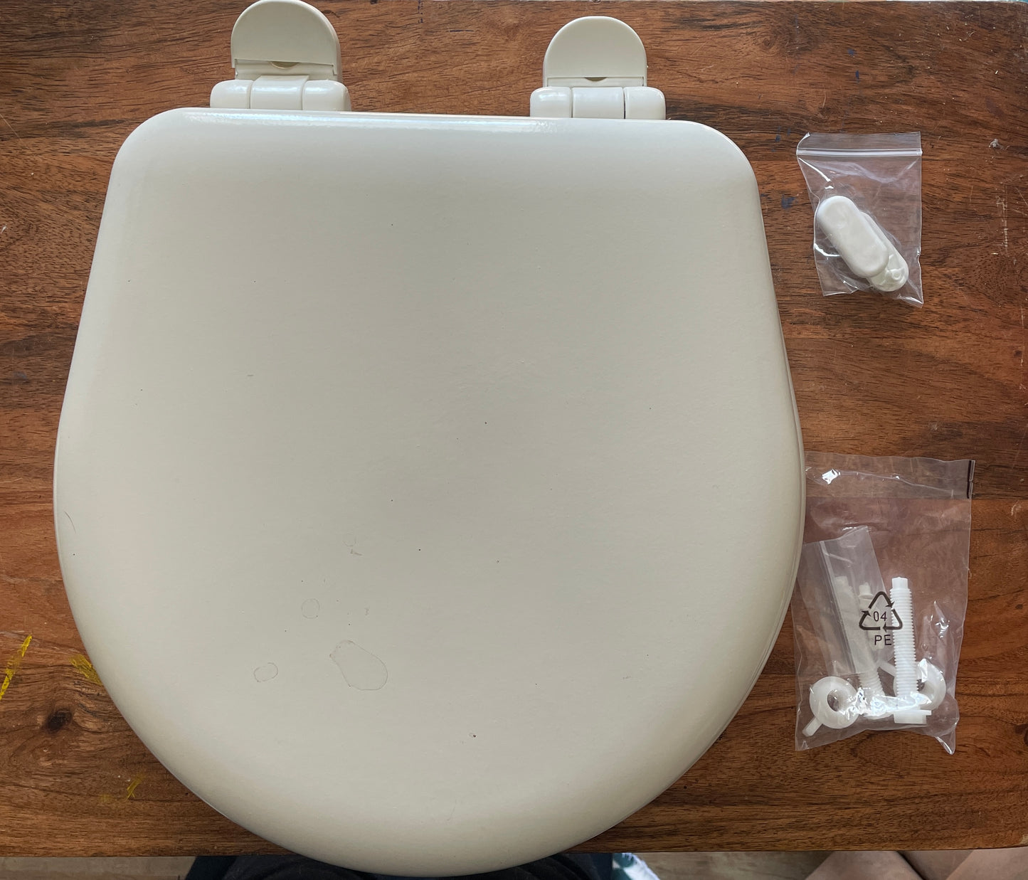 Raritan Slow Close Toilet Seat - NEW